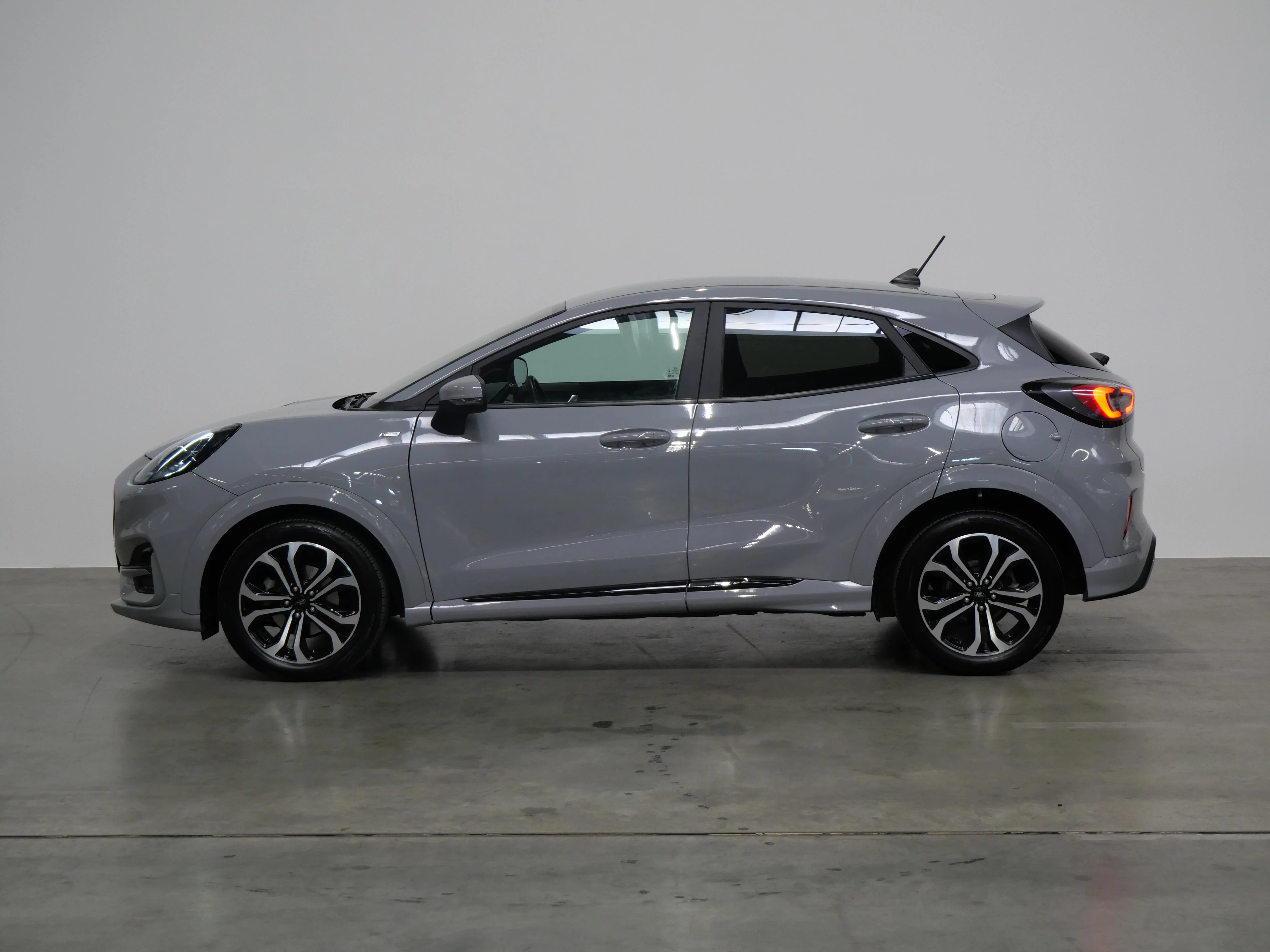 Ford Puma EcoBoost ST-Line 1.0 92 kW automatic, Česko — foto 3 z 6