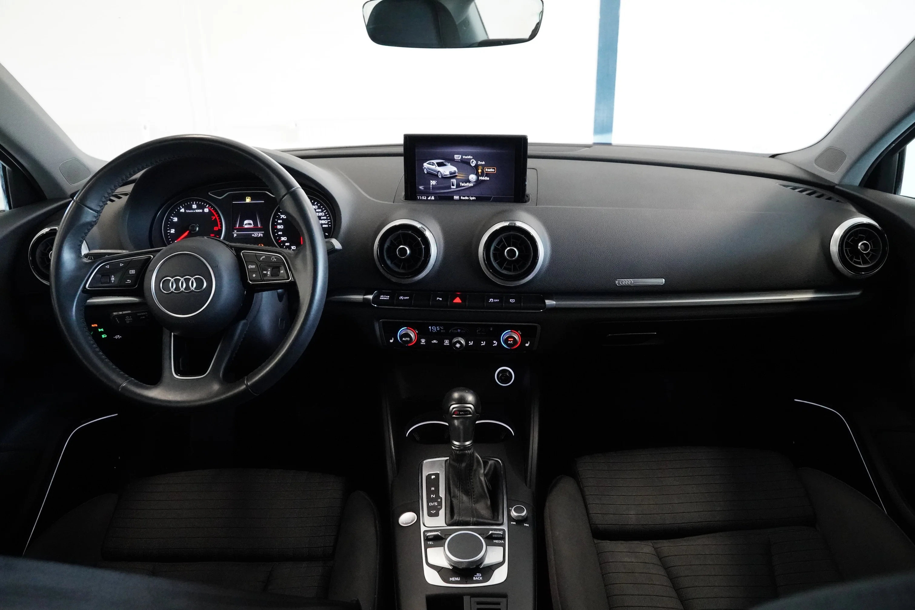 Audi a3 TFSI 110 automatic, Česko — foto 5 z 6