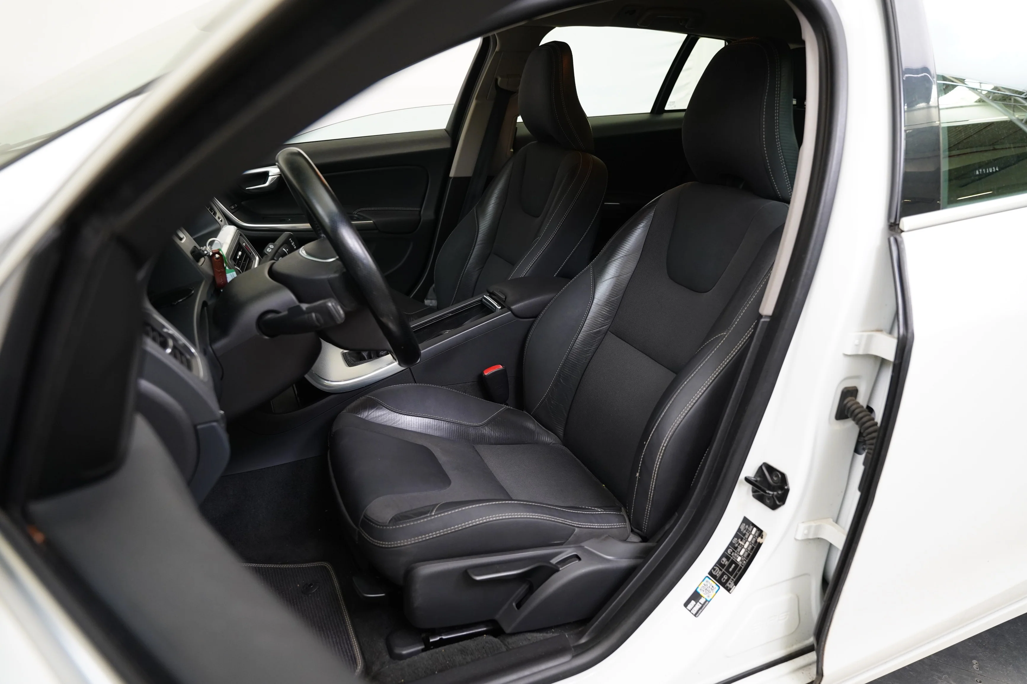 Volvo v60 2.0 D 120 kW, Česko — foto 5 z 6