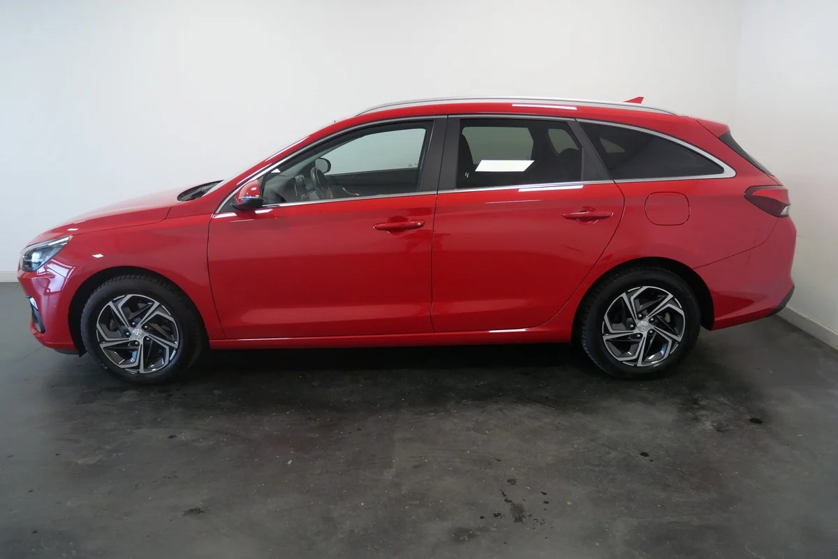 Hyundai i30 1.0 T-GDi 89 kW automatic, Česko — foto 3 z 6