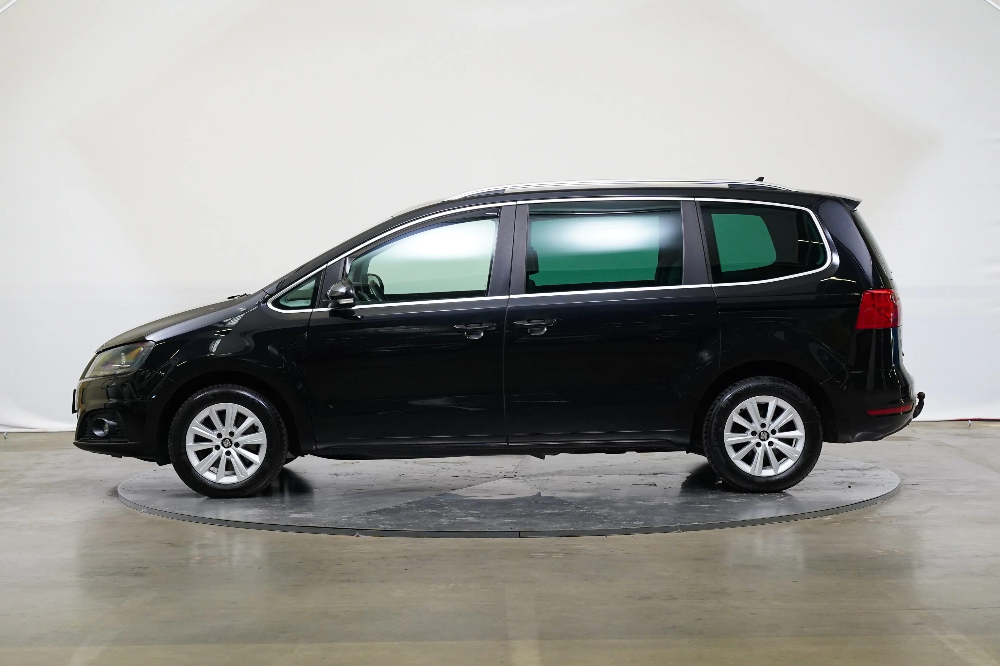 Seat Alhambra 2.0 TDI 103 kW, Česko — foto 3 z 6