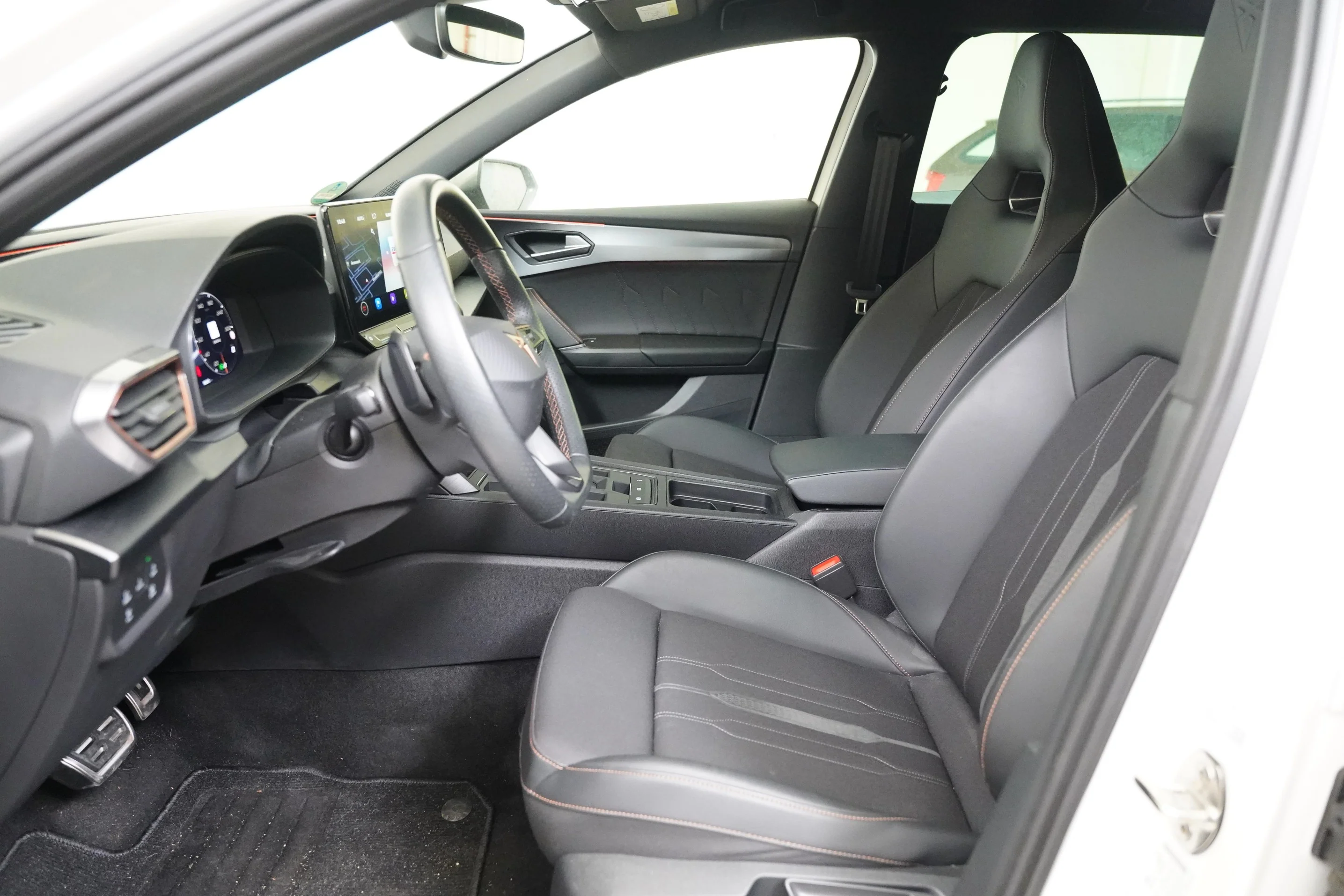 Cupra Leon Vz 2.0 TSI 180 kW, Česko — foto 5 z 6