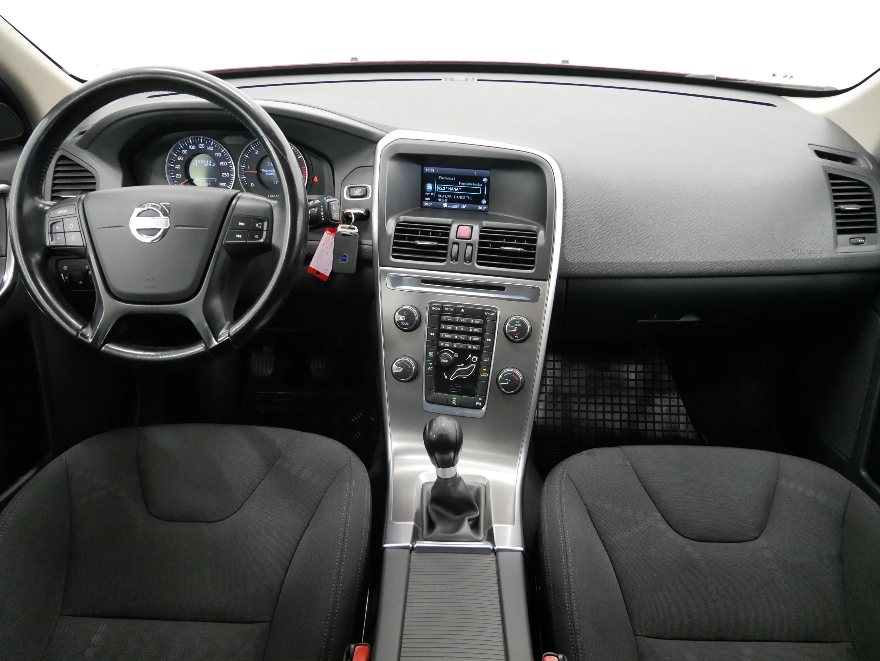 Volvo XC60 2.0 D 100 kW, Česko — foto 5 z 6
