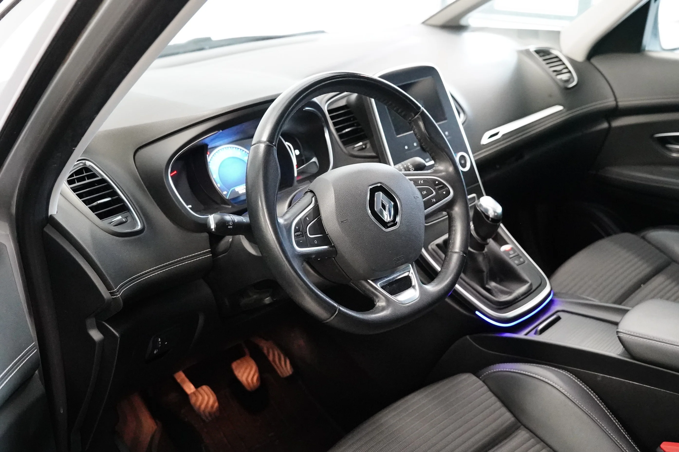 Renault Scénic Energy 1.5 dCi 81 kW automatic, Česko — foto 5 z 6