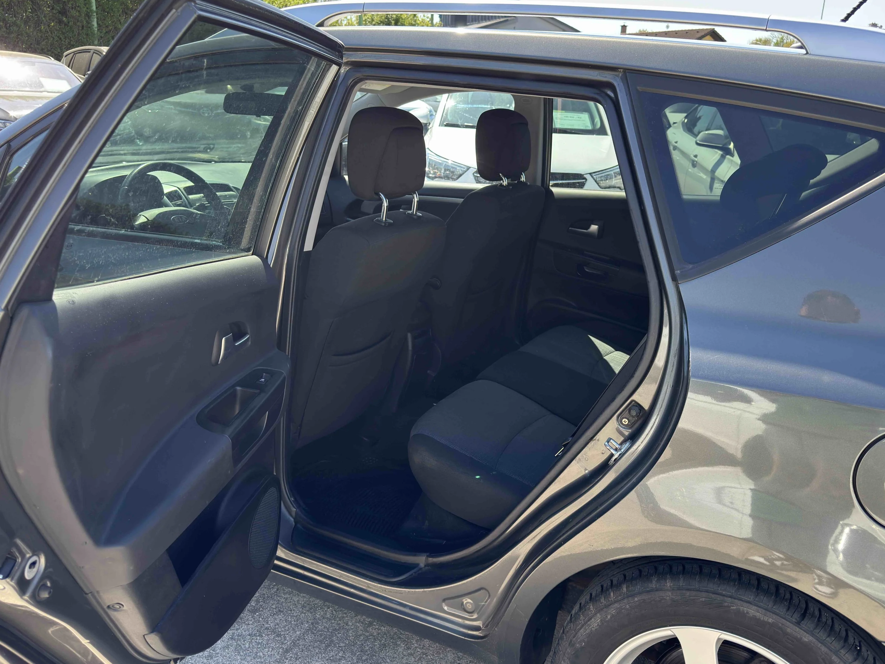 Kia Ceed Cvvt kW 1.6 91,9, Česko — foto 5 z 6