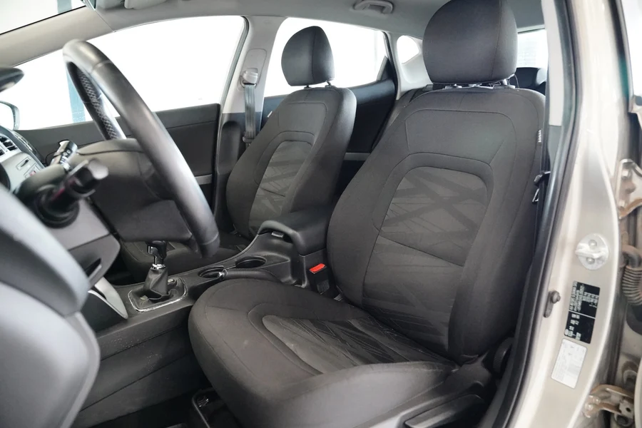 Kia Ceed 1.6 GDI 99 kW, Česko — foto 11 z 22