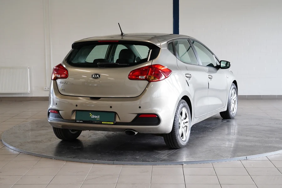 Kia Ceed 1.6 GDI 99 kW, Česko — foto 2 z 22