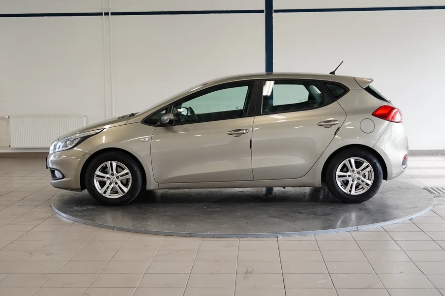 Kia Ceed 1.6 GDI 99 kW, Česko — foto 3 z 22