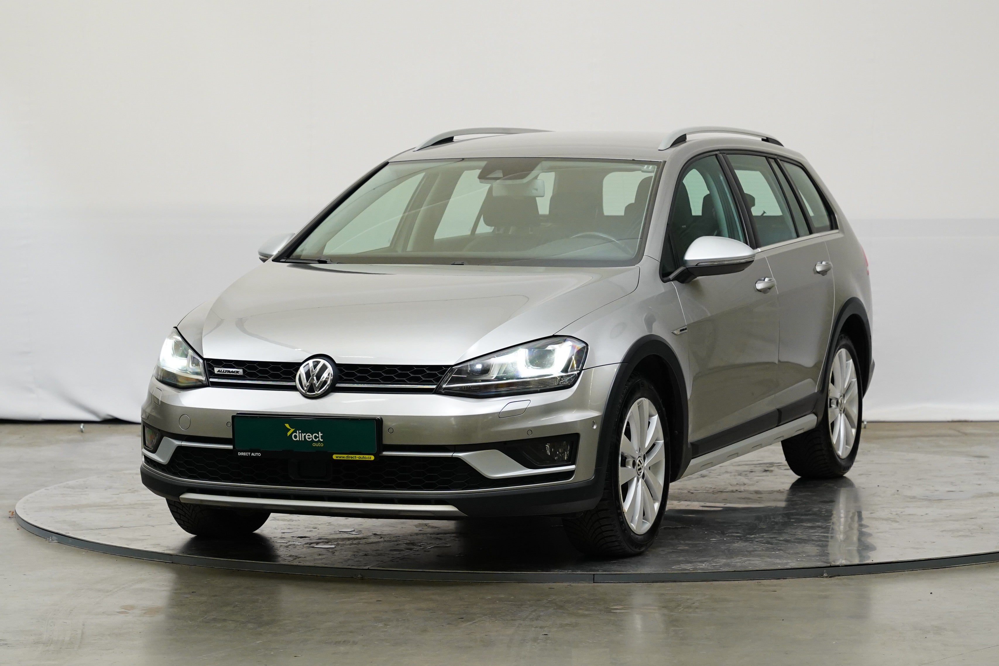 Volkswagen Golf 4Motion 2.0 TDI 135kW automatic, Česko — foto 1 z 27 Volkswagen Golf 4Motion 2.0 TDI 135kW automatic, Česko — foto 1 z 27