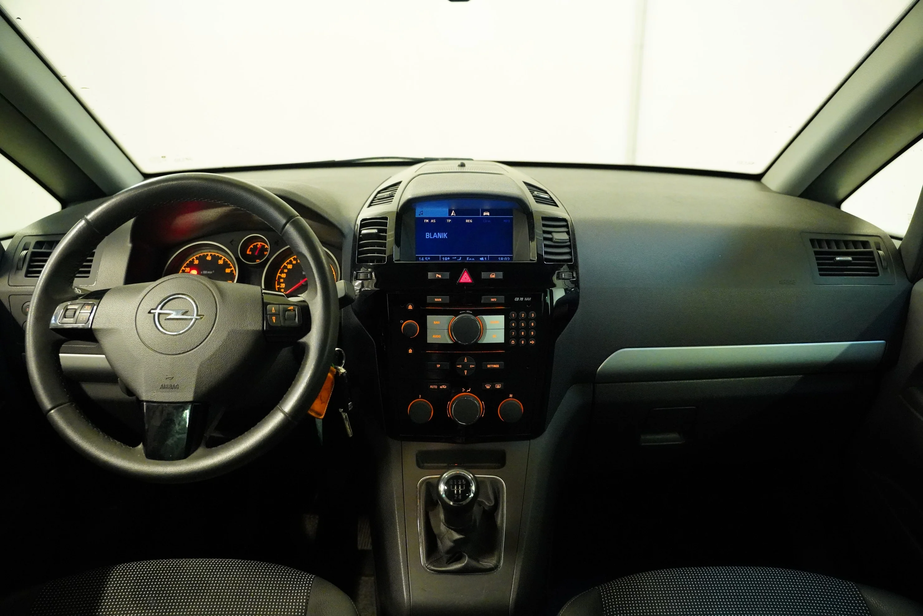 Opel Zafira Innovation 1.8i 103 kW, Česko — foto 5 z 6