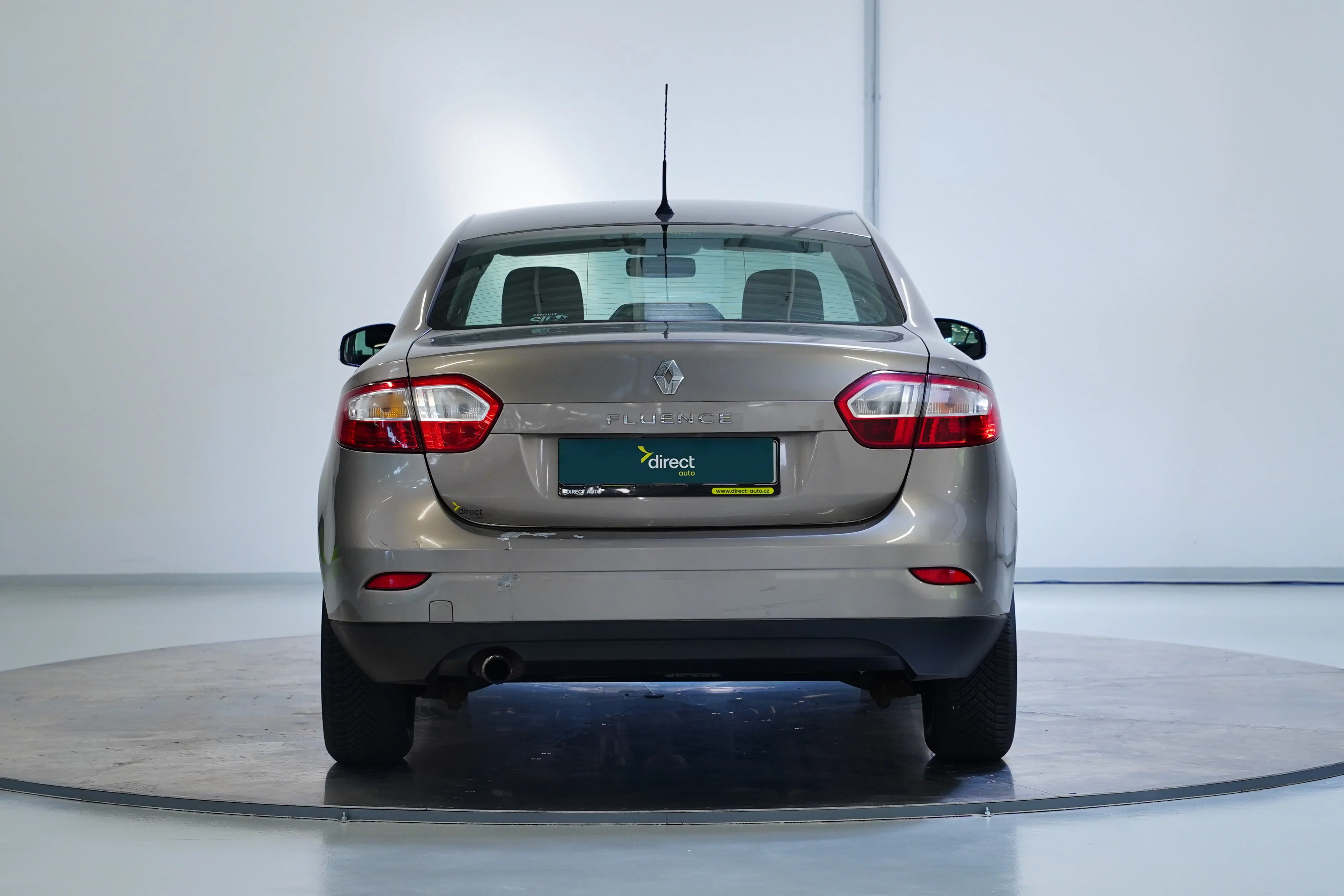 Renault Fluence 16V 1.6i 82 kW, Česko — foto 6 z 6