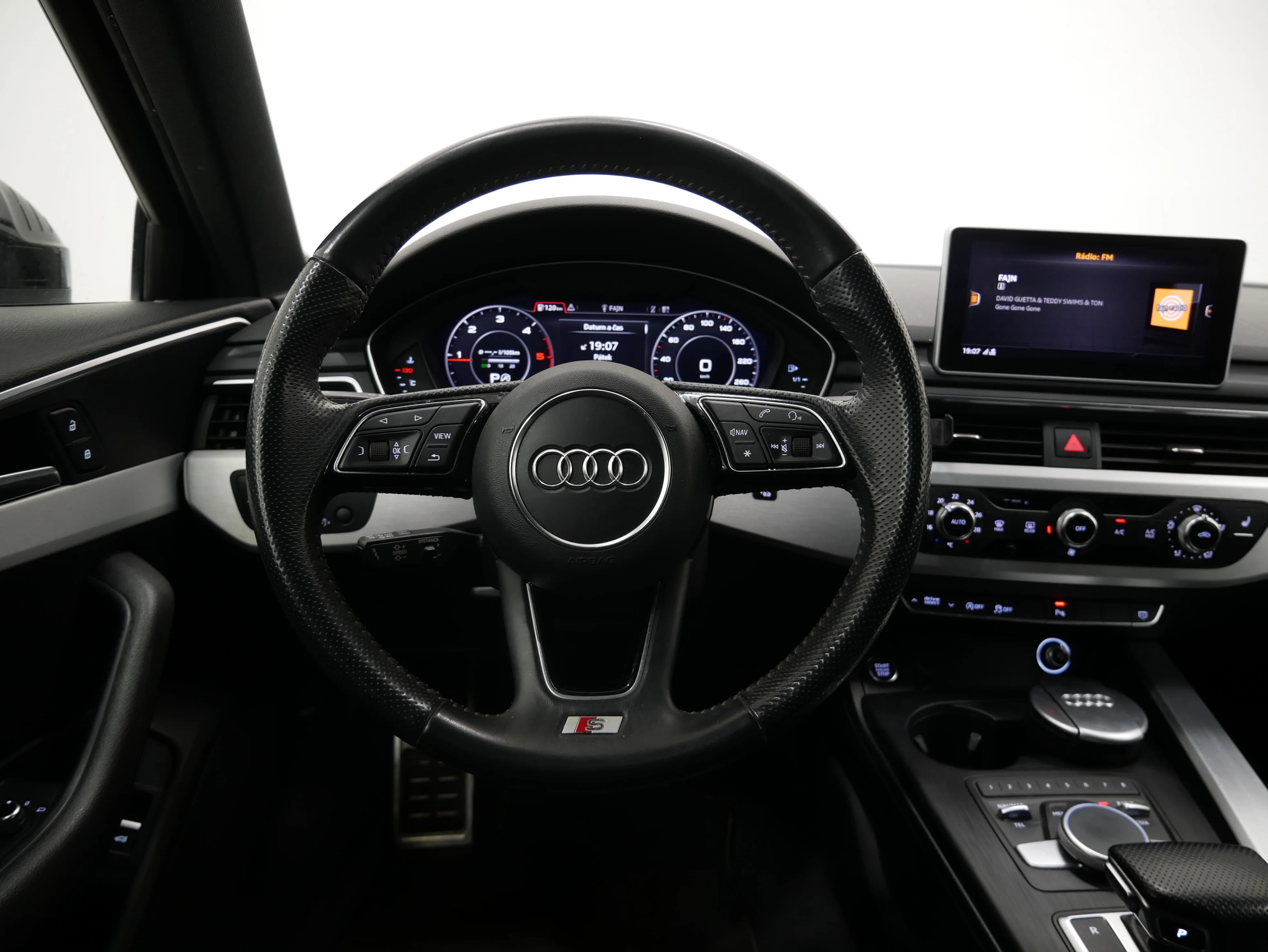 Audi a4 quattro 2.0TDI 140kW automatic, Česko — foto 6 z 6