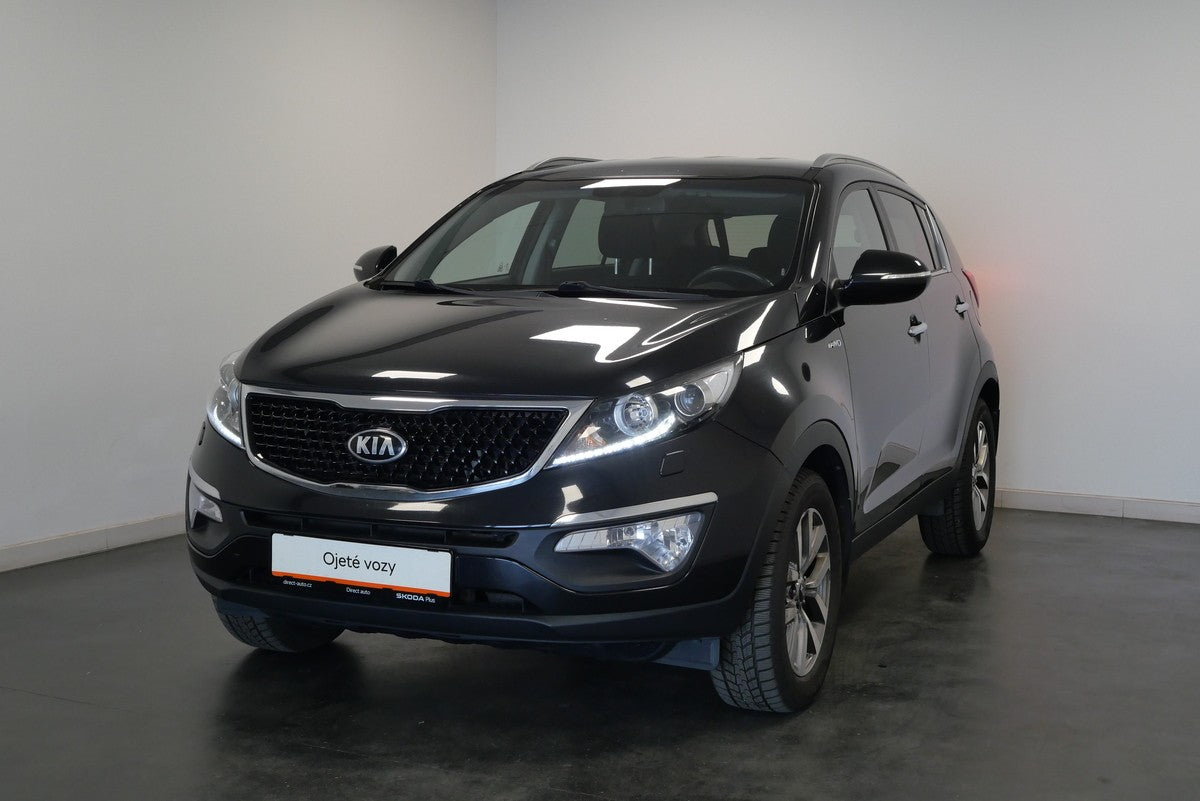 Kia Sportage 4x4 2.0 CRDi 100 kw, Česko — foto 1 z 6 Kia Sportage 4x4 2.0 CRDi 100 kw, Česko — foto 1 z 6