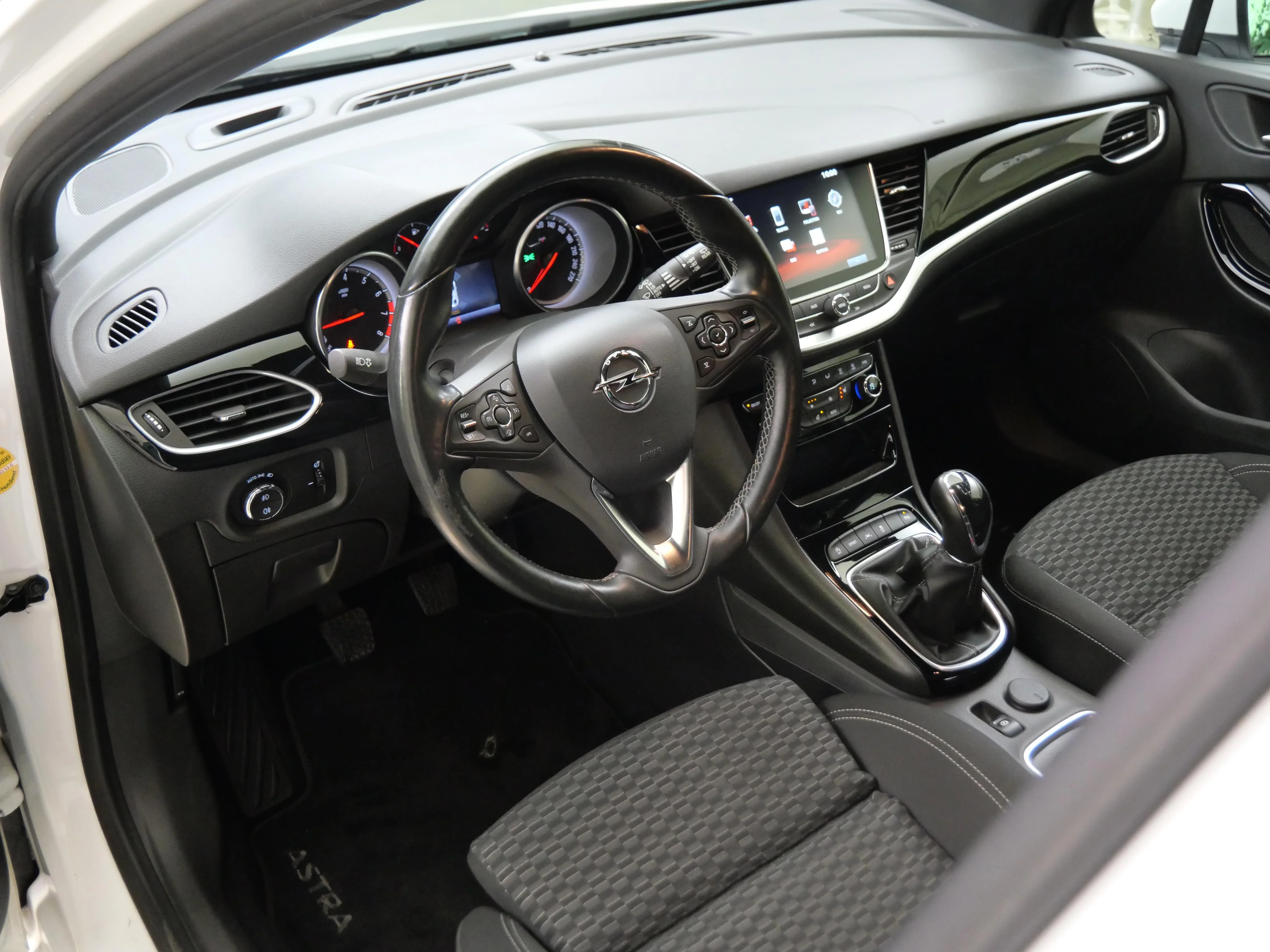 Opel Astra Sidi Turbo 1.4 110 kW automatic, Česko — foto 5 z 6