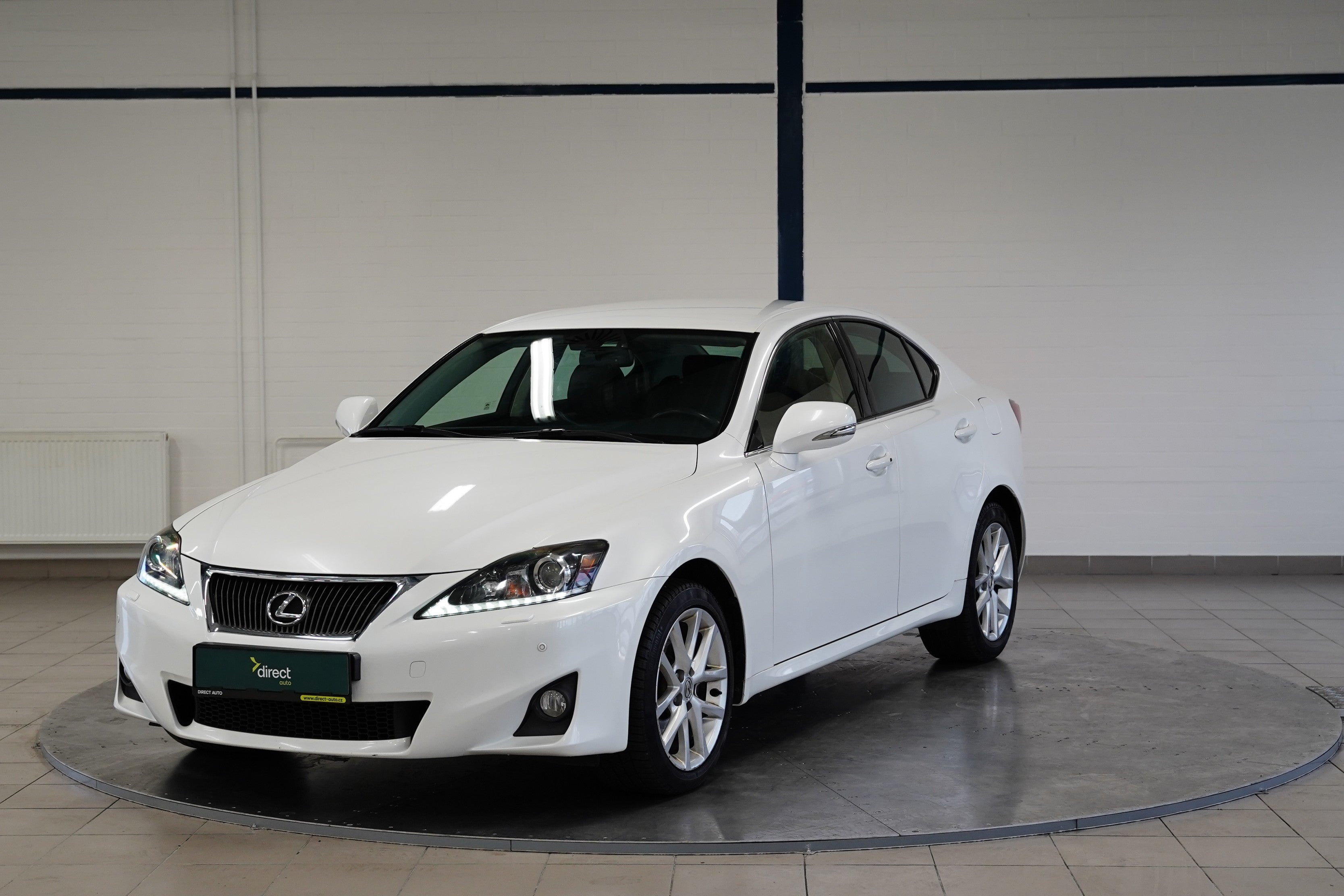 Lexus Is 220D 2.2D 130kW, Česko — foto 1 z 6 Lexus Is 220D 2.2D 130kW, Česko — foto 1 z 6