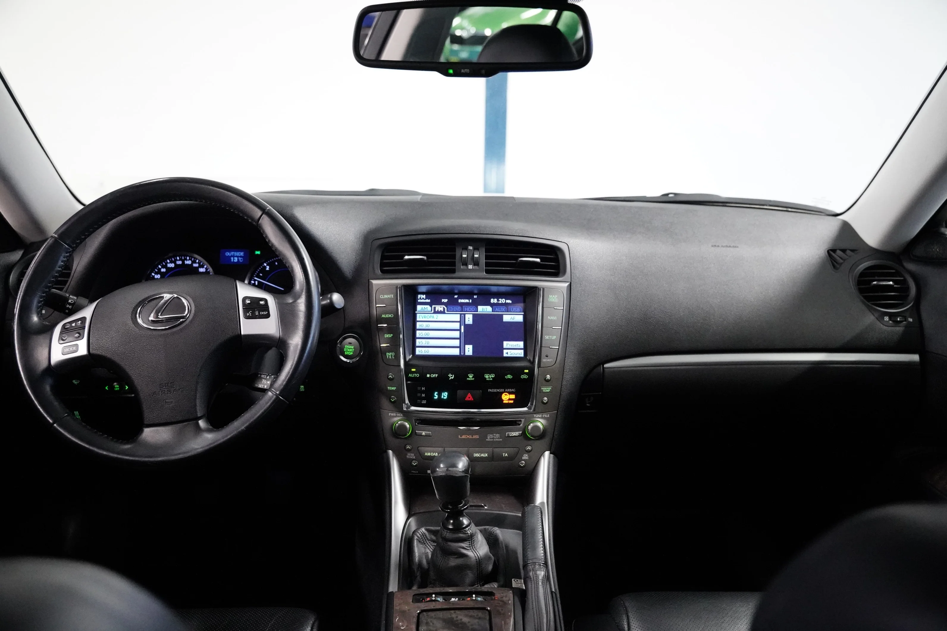 Lexus Is 220D 2.2D 130kW, Česko — foto 5 z 6