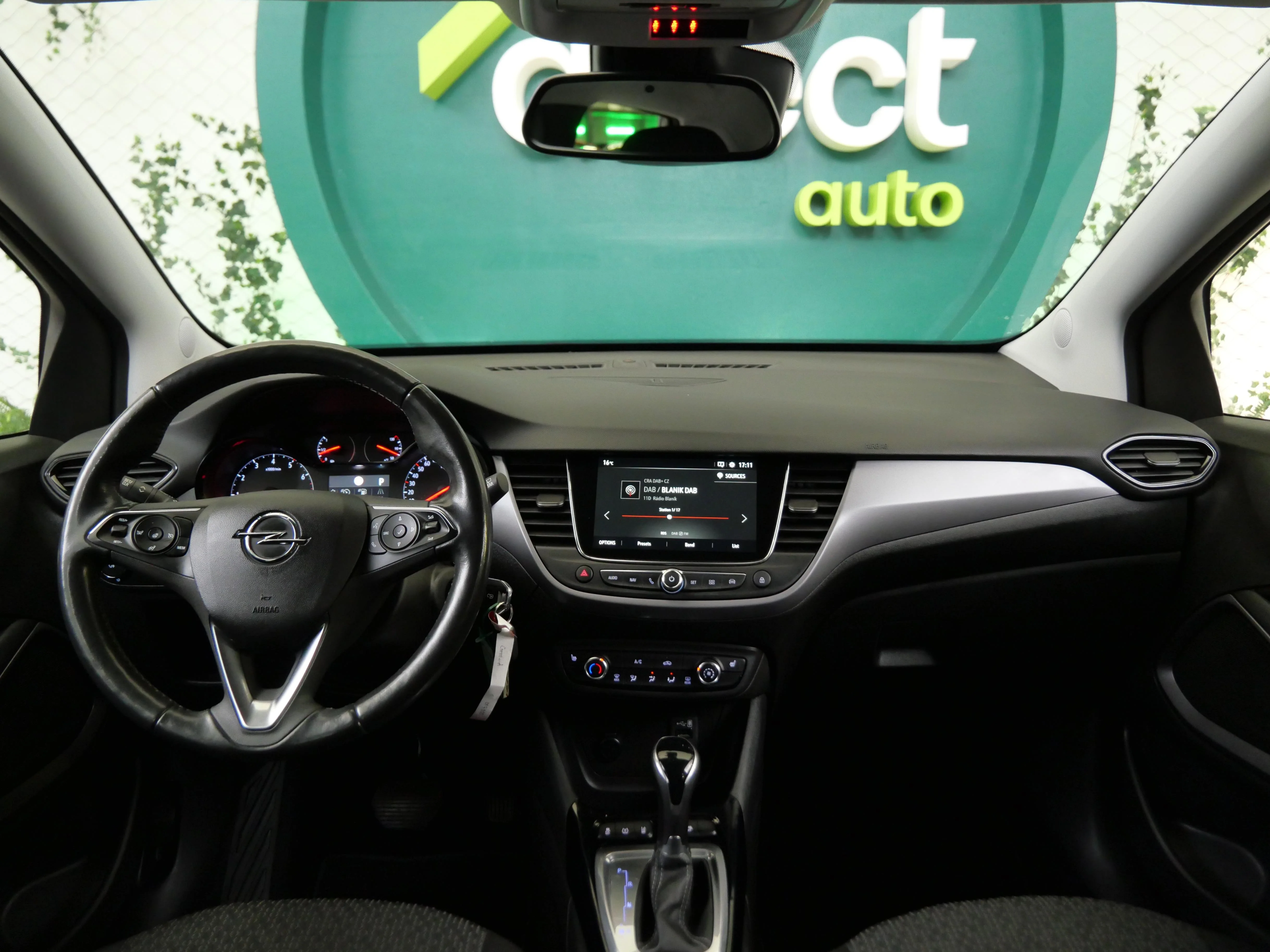 Opel Crossland 1.2 i 96 kW automatic, Česko — foto 5 z 6