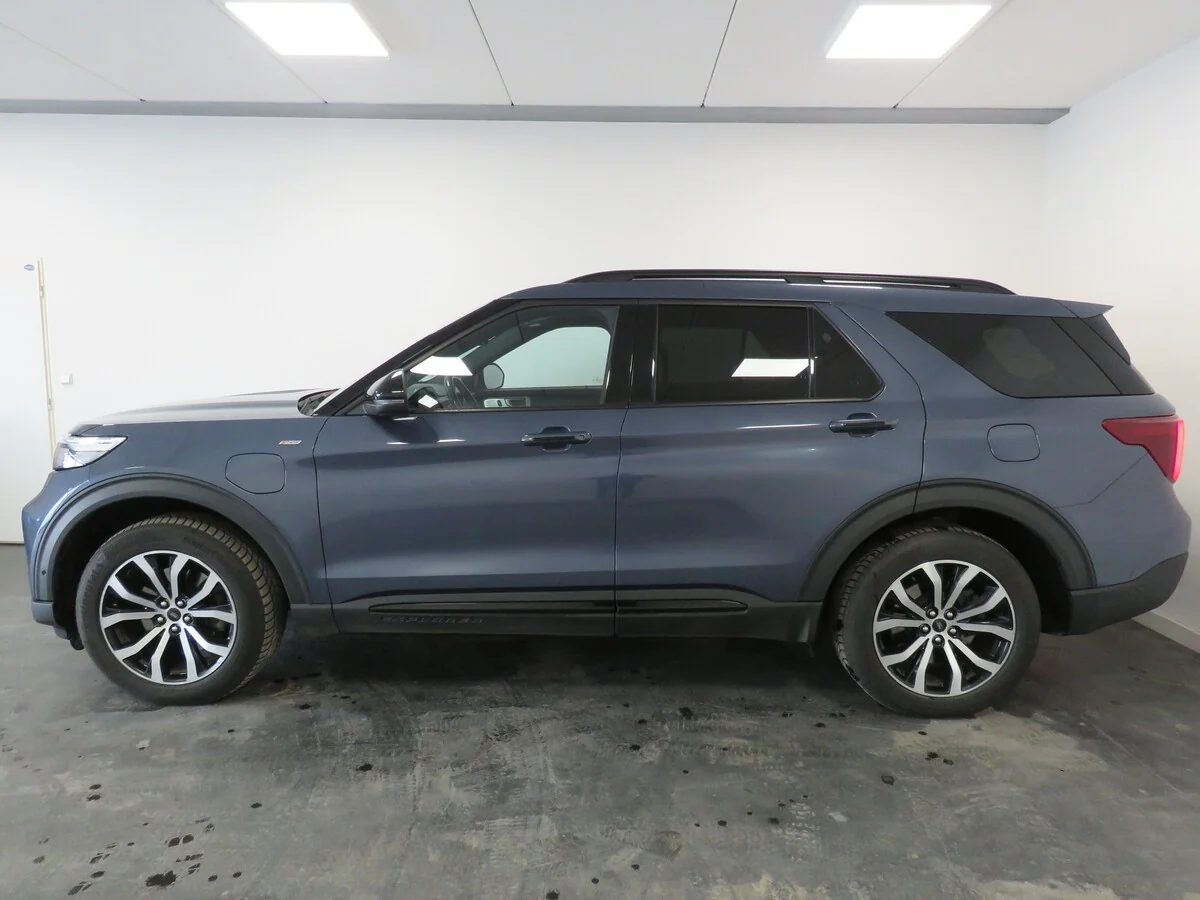 Ford Explorer v6 3.0 267kW, Česko — foto 3 z 6