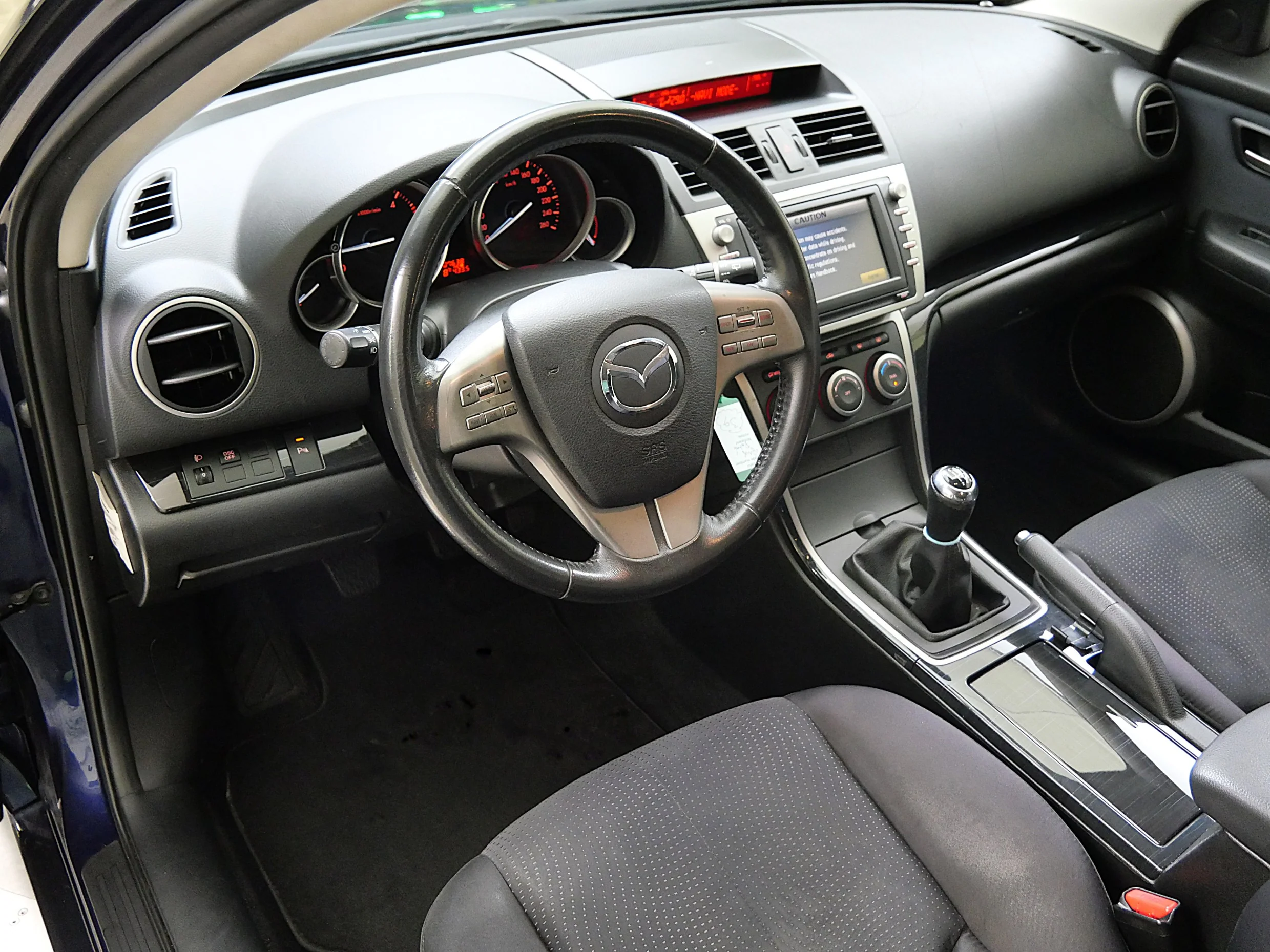 Mazda 6 2.0 103 kW, Česko — foto 5 z 6
