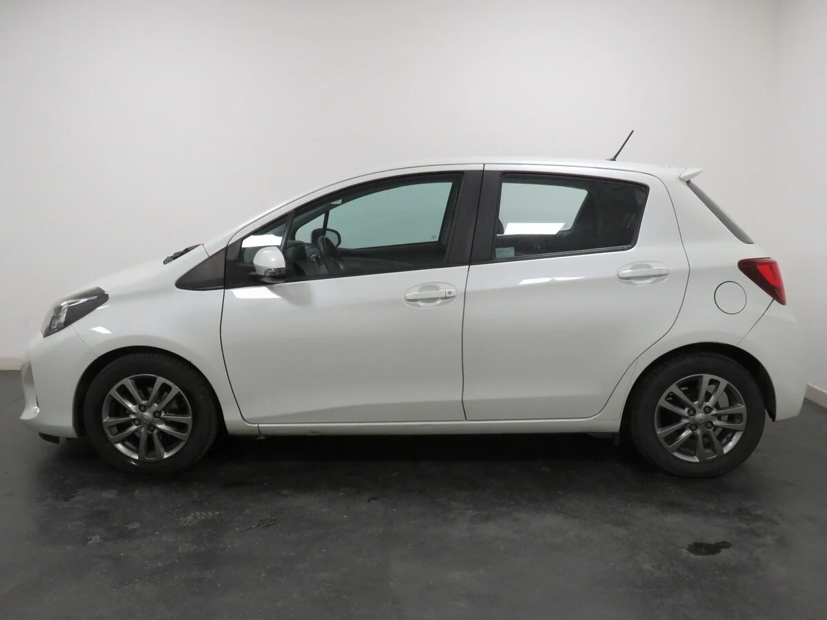 Toyota Yaris VVT-i 1.0 51 kW, Česko — foto 3 z 6