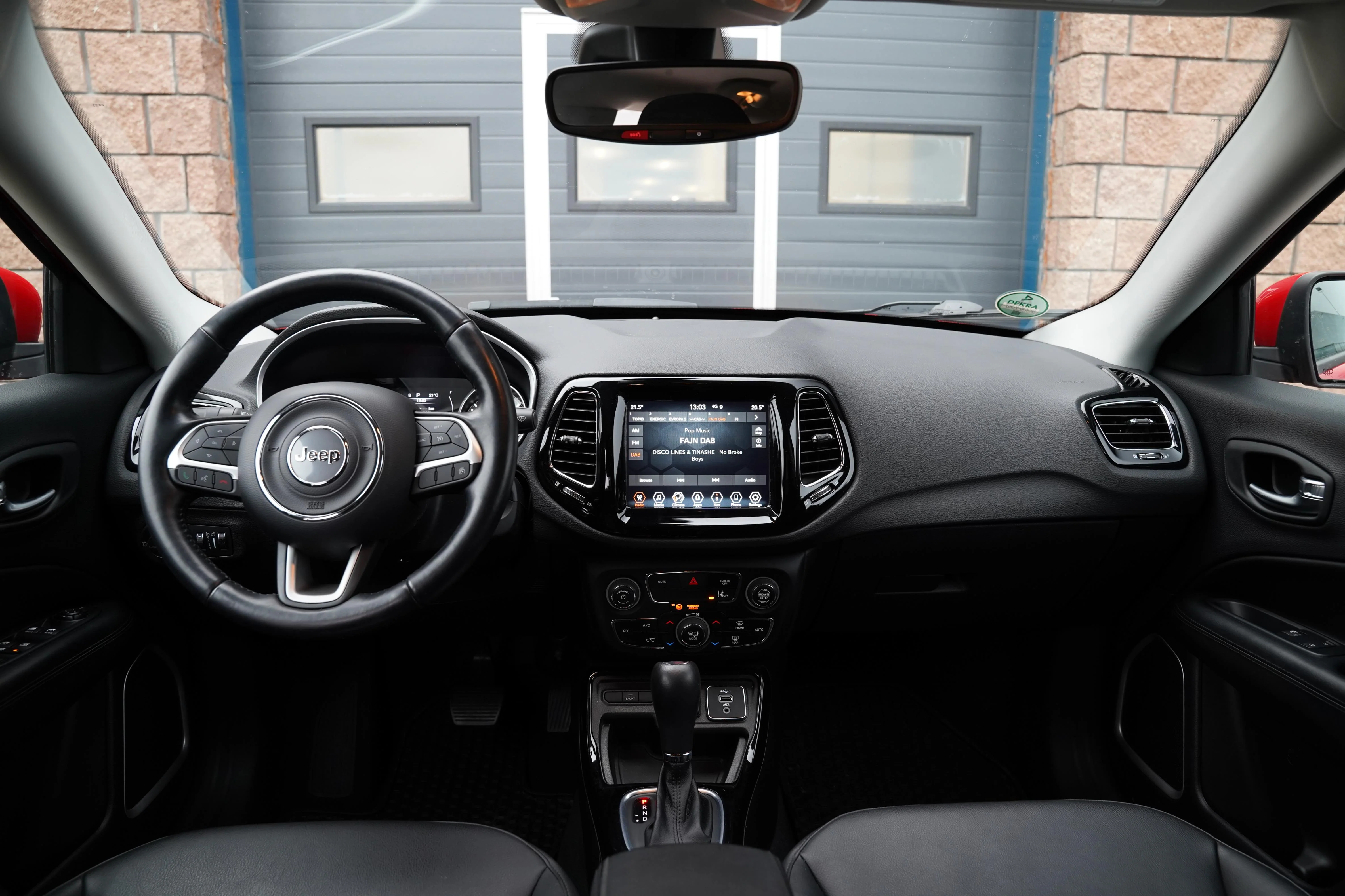 Jeep Compass Turbo Night 1.3 T 110 kW automatic, Česko — foto 5 z 6
