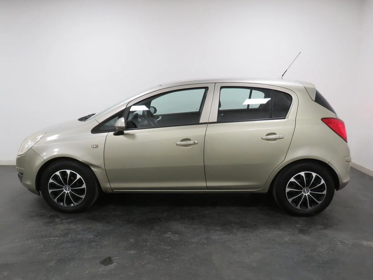 Opel Corsa 16V 1.2 59 kW, Česko — foto 3 z 6