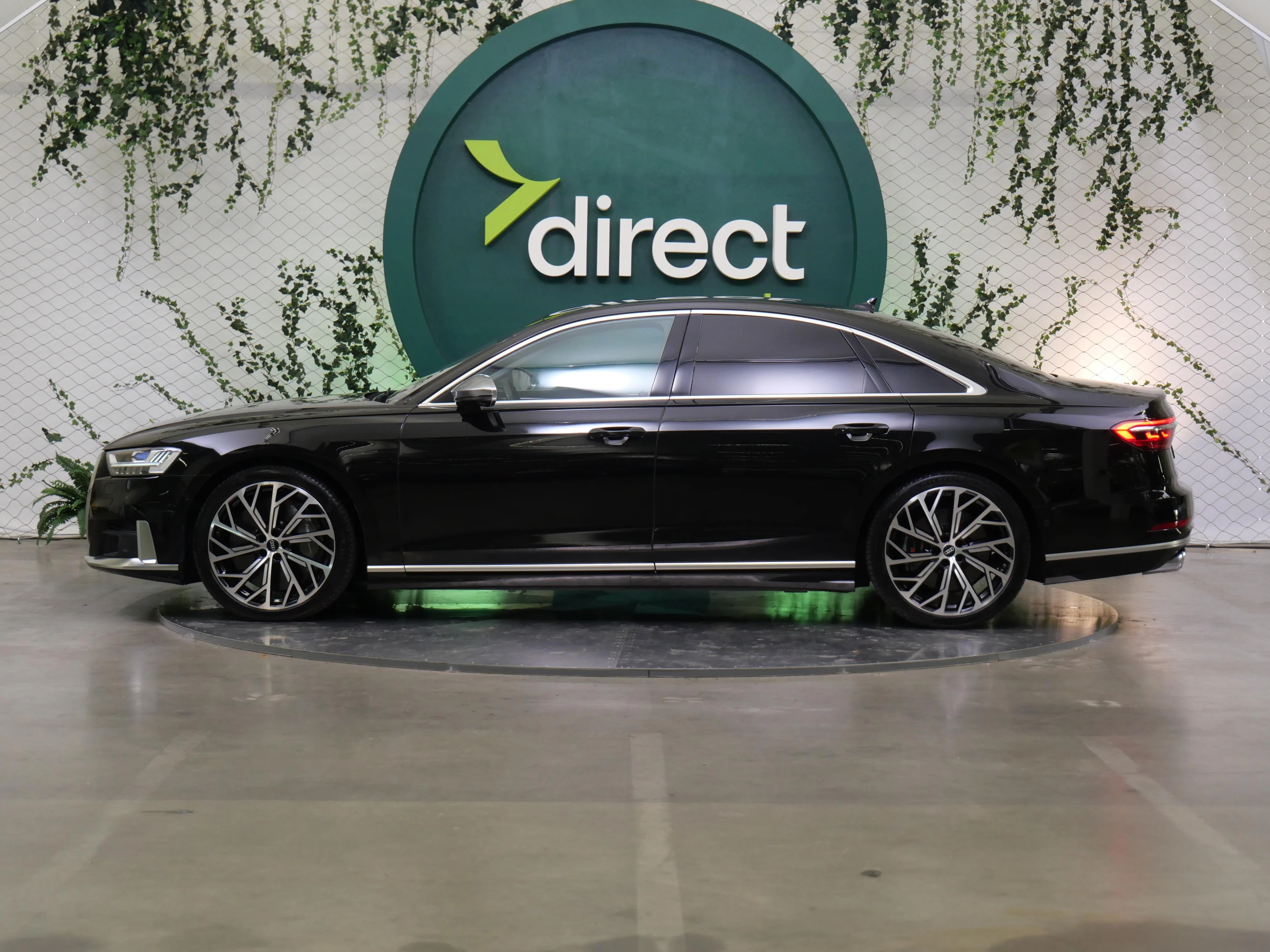 Audi s8 quattro 4.0 TFSI 420 kW automatic, Česko — foto 3 z 6