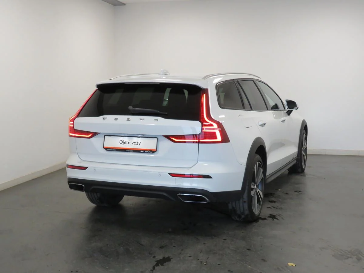 Volvo v60 AWD 2,0 145kW automatic, Česko — foto 2 z 6