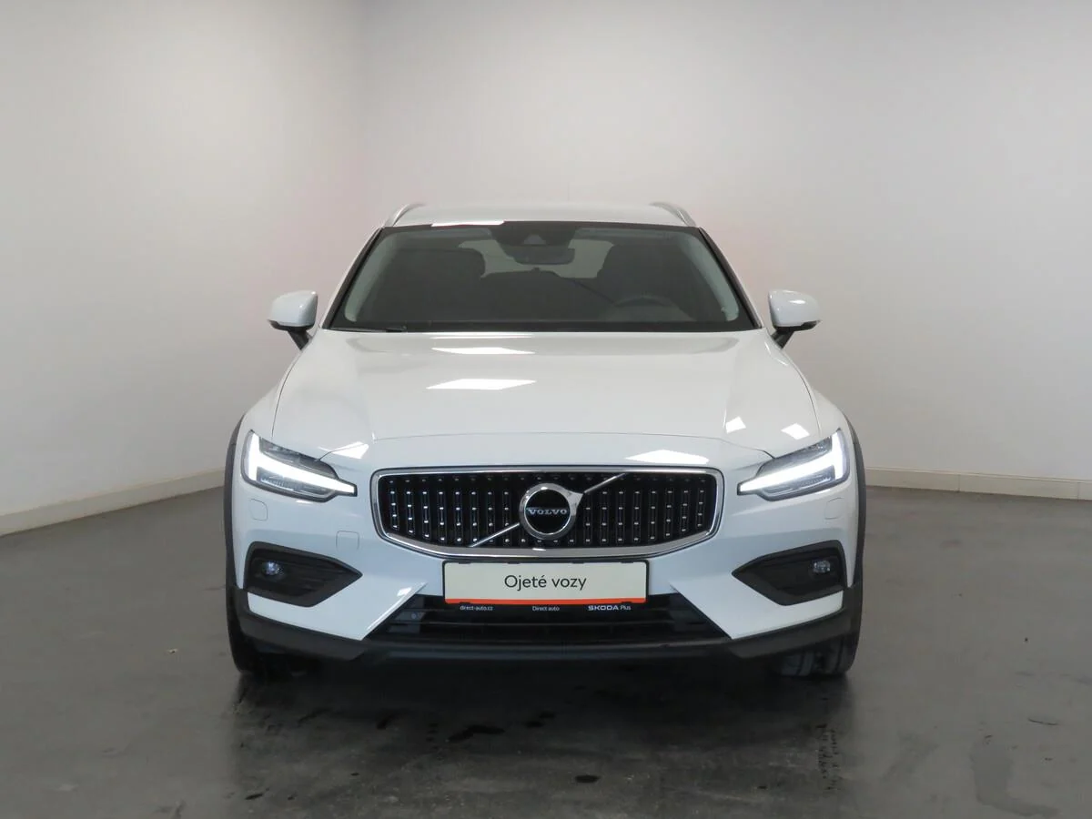 Volvo v60 AWD 2,0 145kW automatic, Česko — foto 4 z 6