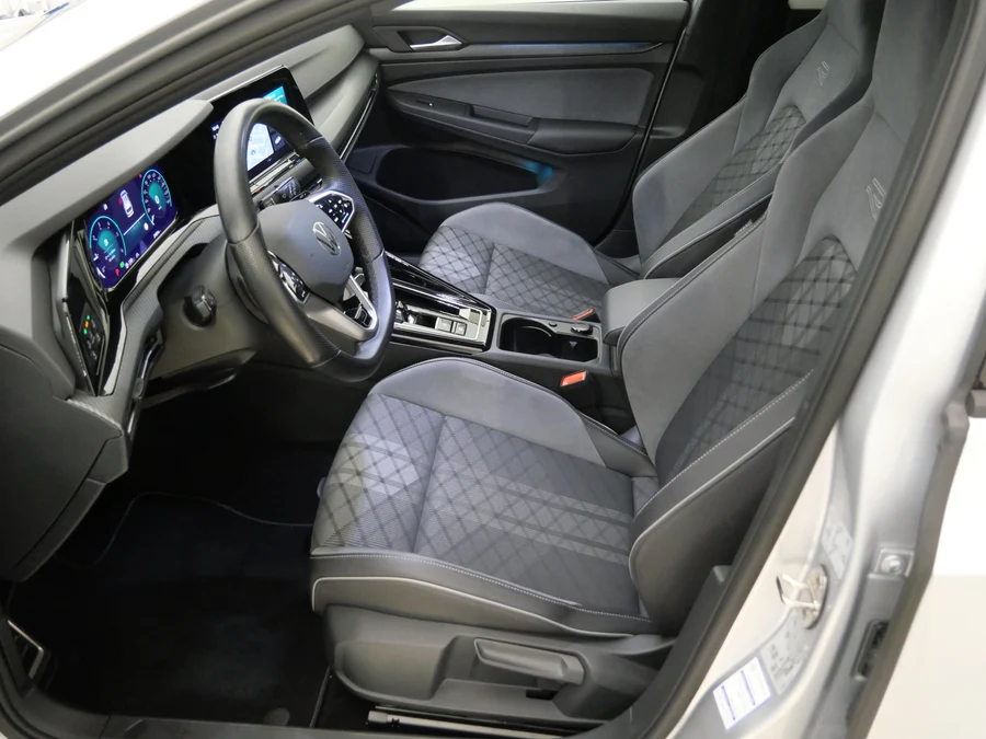 Volkswagen Golf R-Line 2.0 TDI 110 kW DSG, Česko — foto 12 z 24
