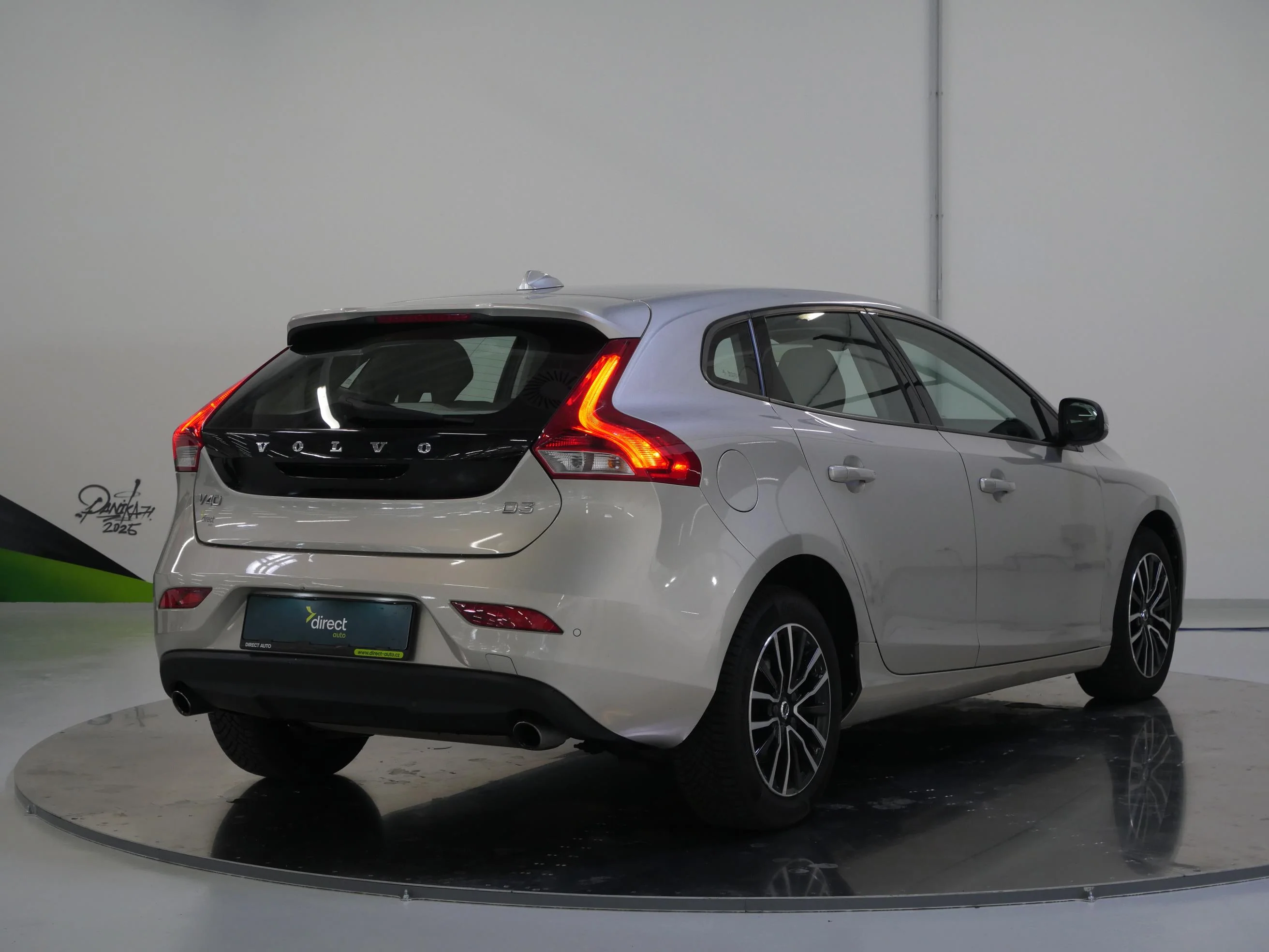 Volvo v40 110 kW automatic, Česko — foto 2 z 6