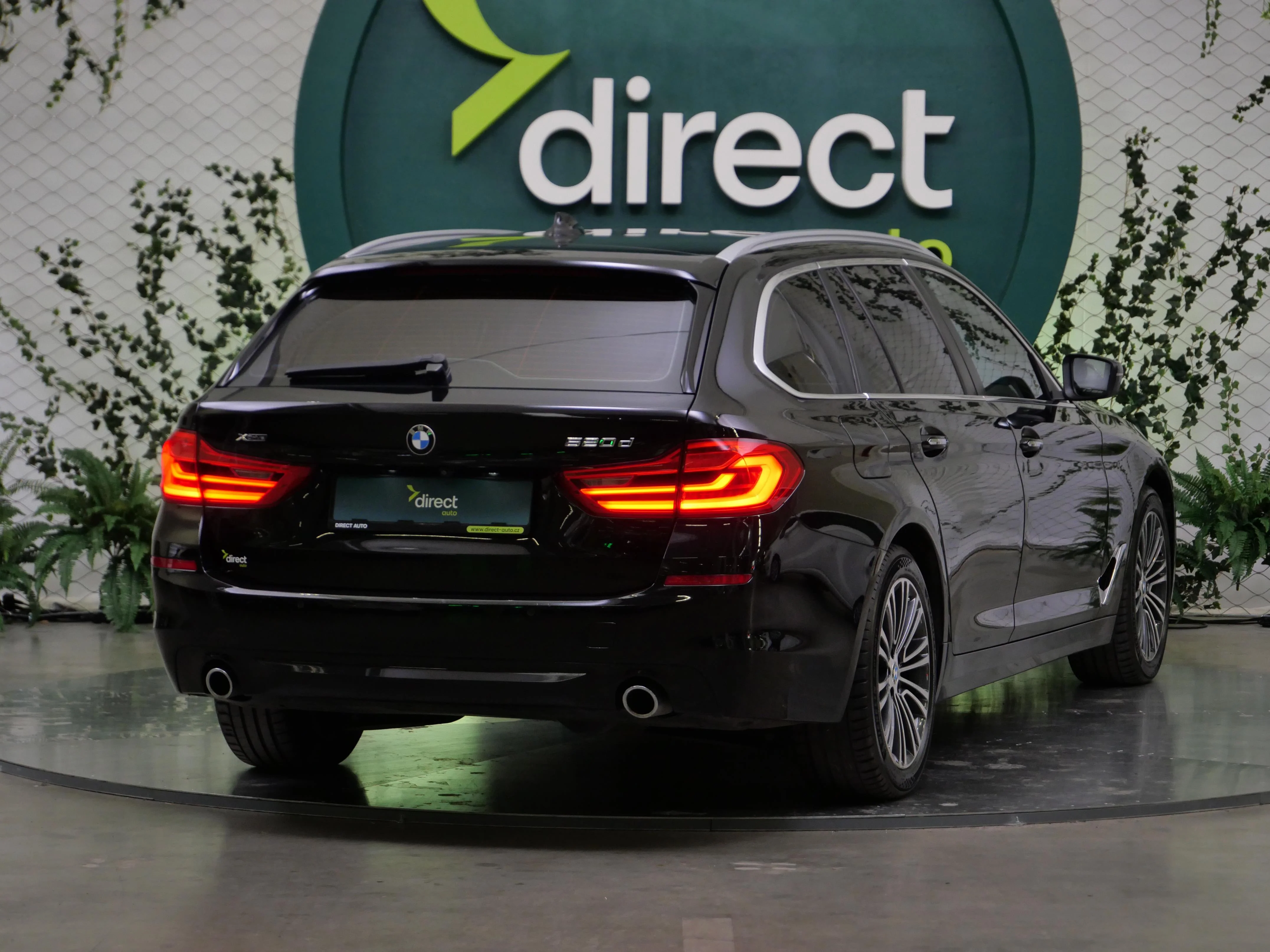 BMW Řada 5 xDrive 140 kW automatic, Česko — foto 2 z 6