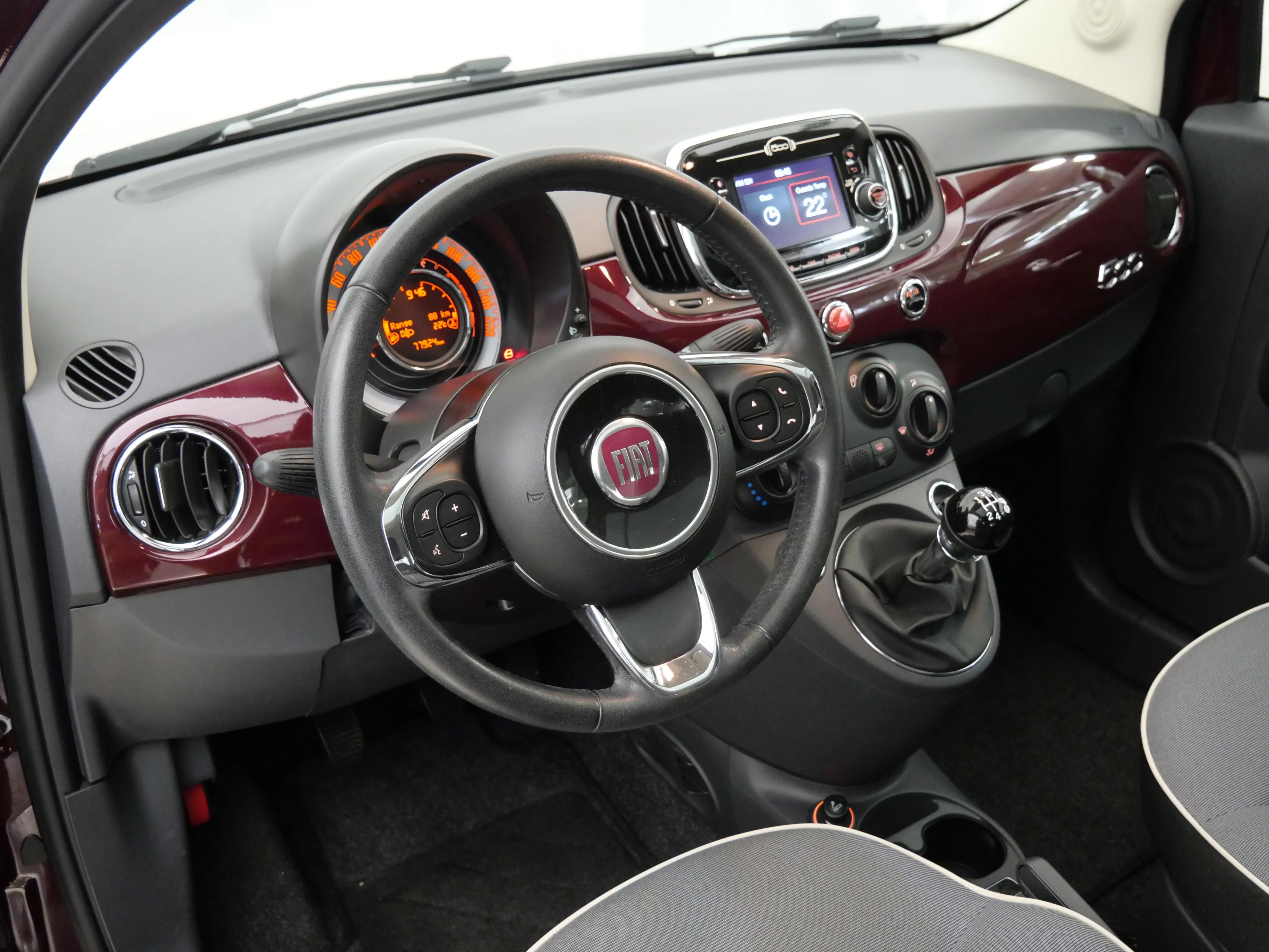 Fiat 500 1.3i 51 kW, Česko — foto 5 z 6