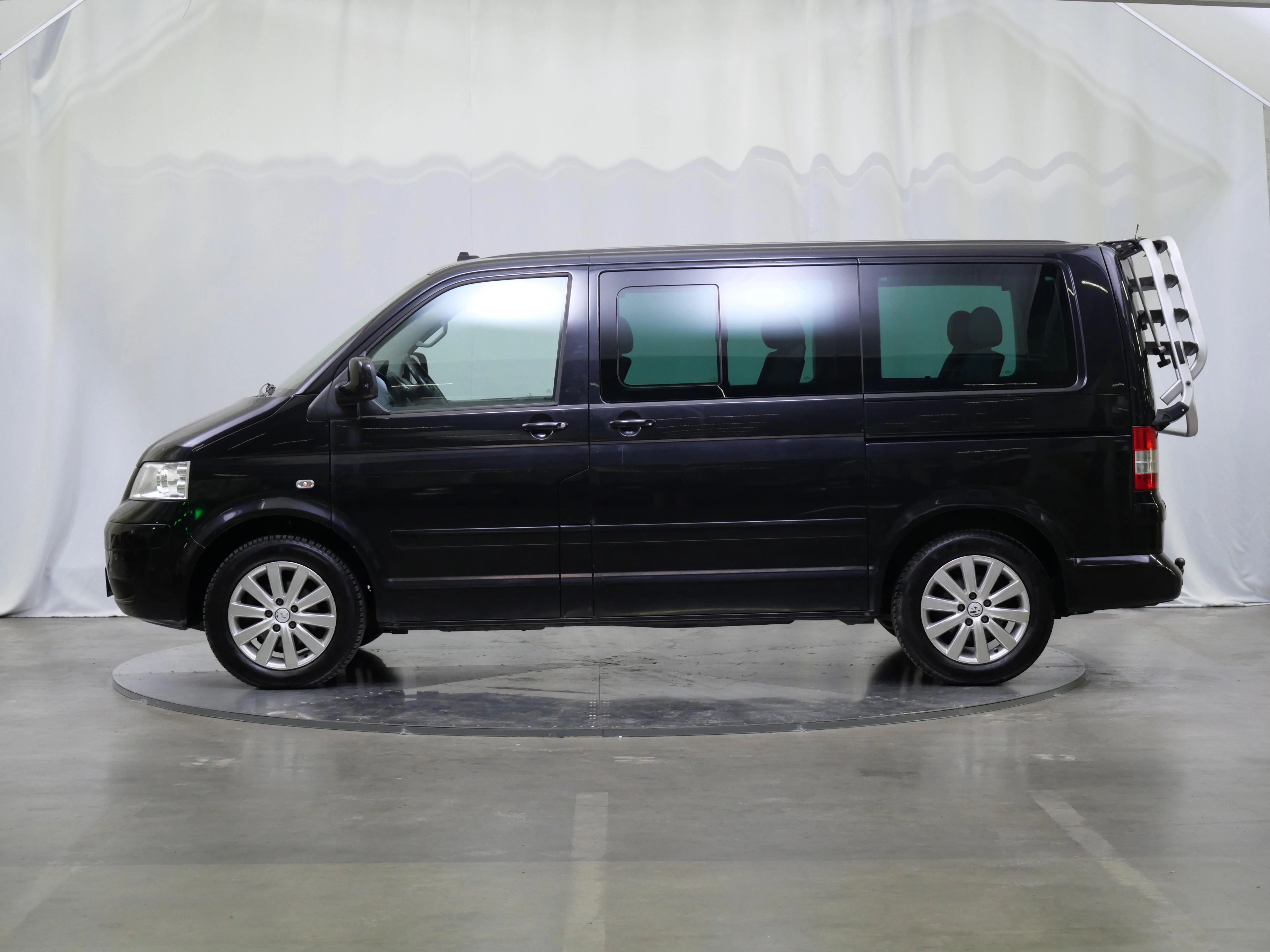 Volkswagen Multivan Comfortline 2.5 TDI 128 kW automatic, Česko — foto 3 z 6