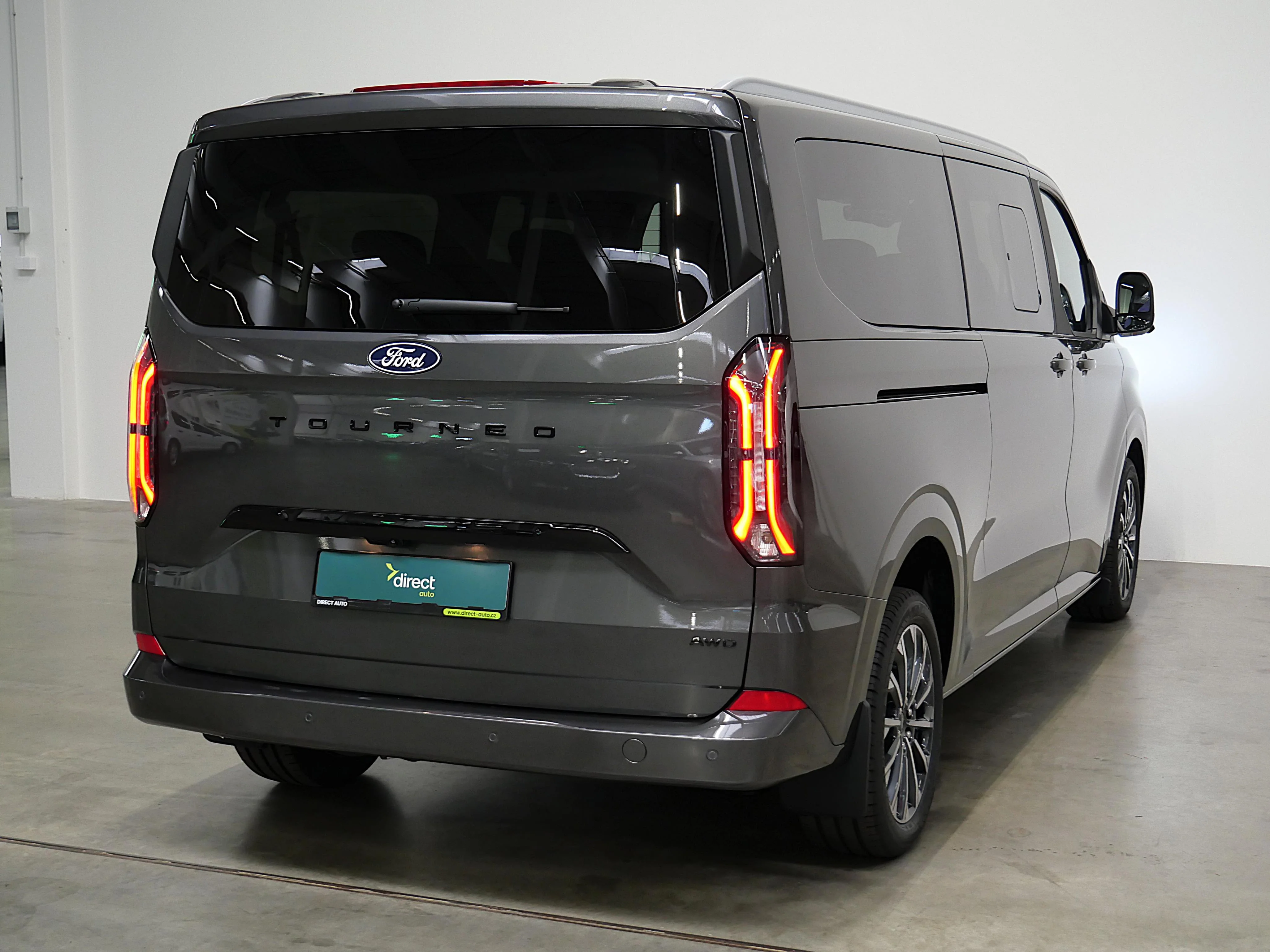 Ford Tourneo Custom EcoBlue AWD 2.0 125 kW automatic, Česko — foto 2 z 6