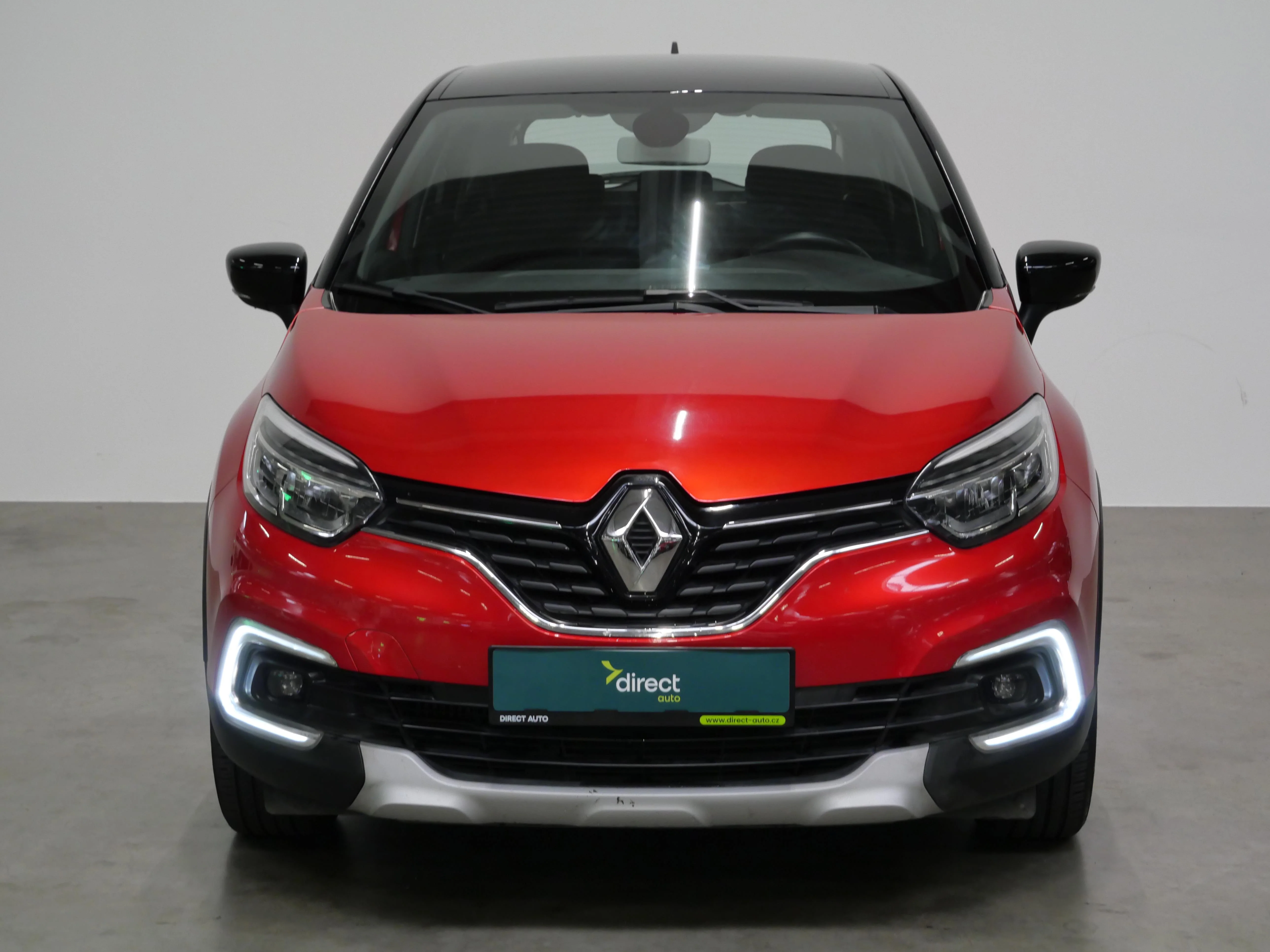 Renault Captur 0.9 TCe 66 kW, Česko — foto 4 z 6