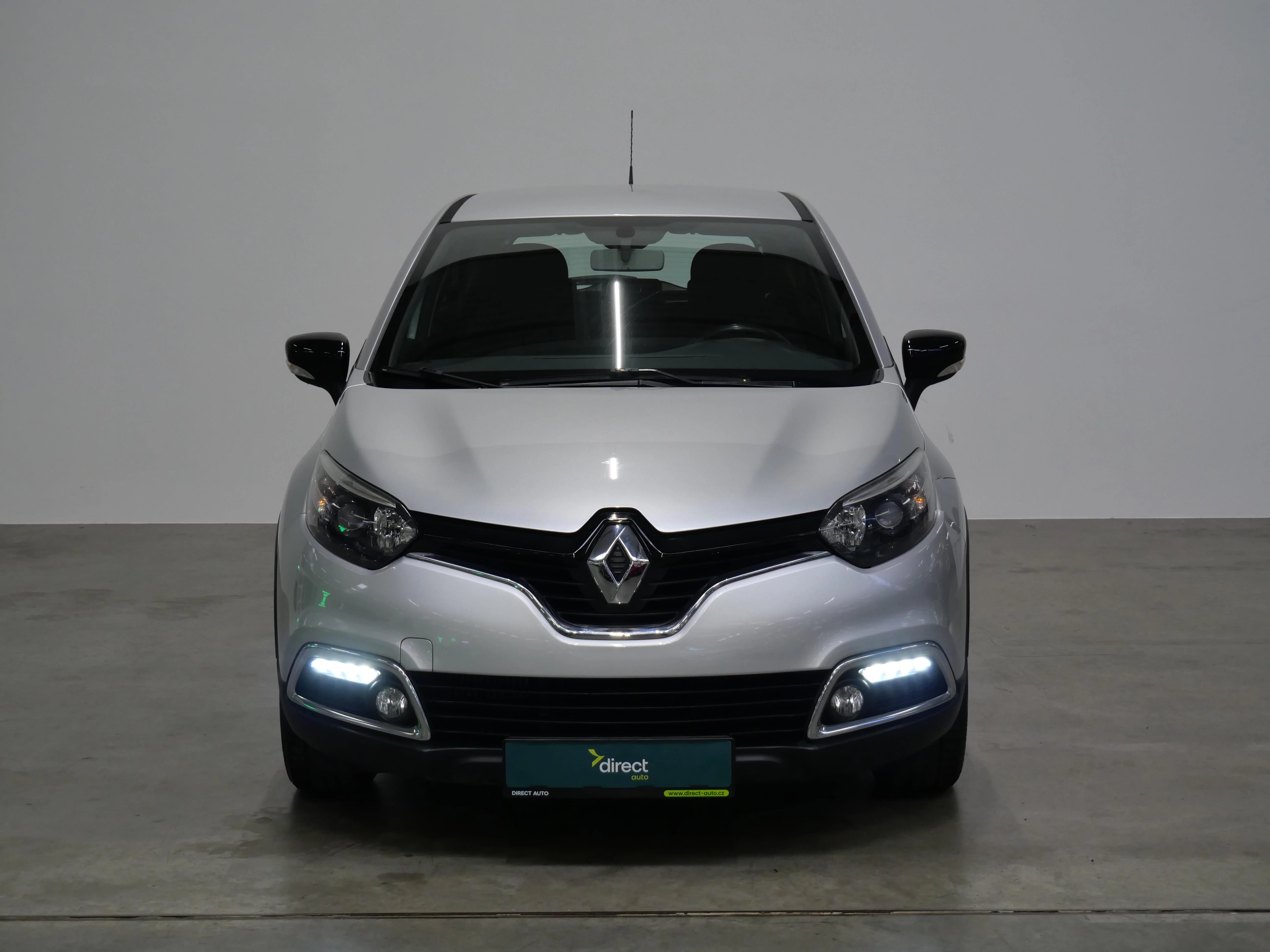 Renault Captur Zen 0.9 TCe 66 kW, Česko — foto 4 z 6