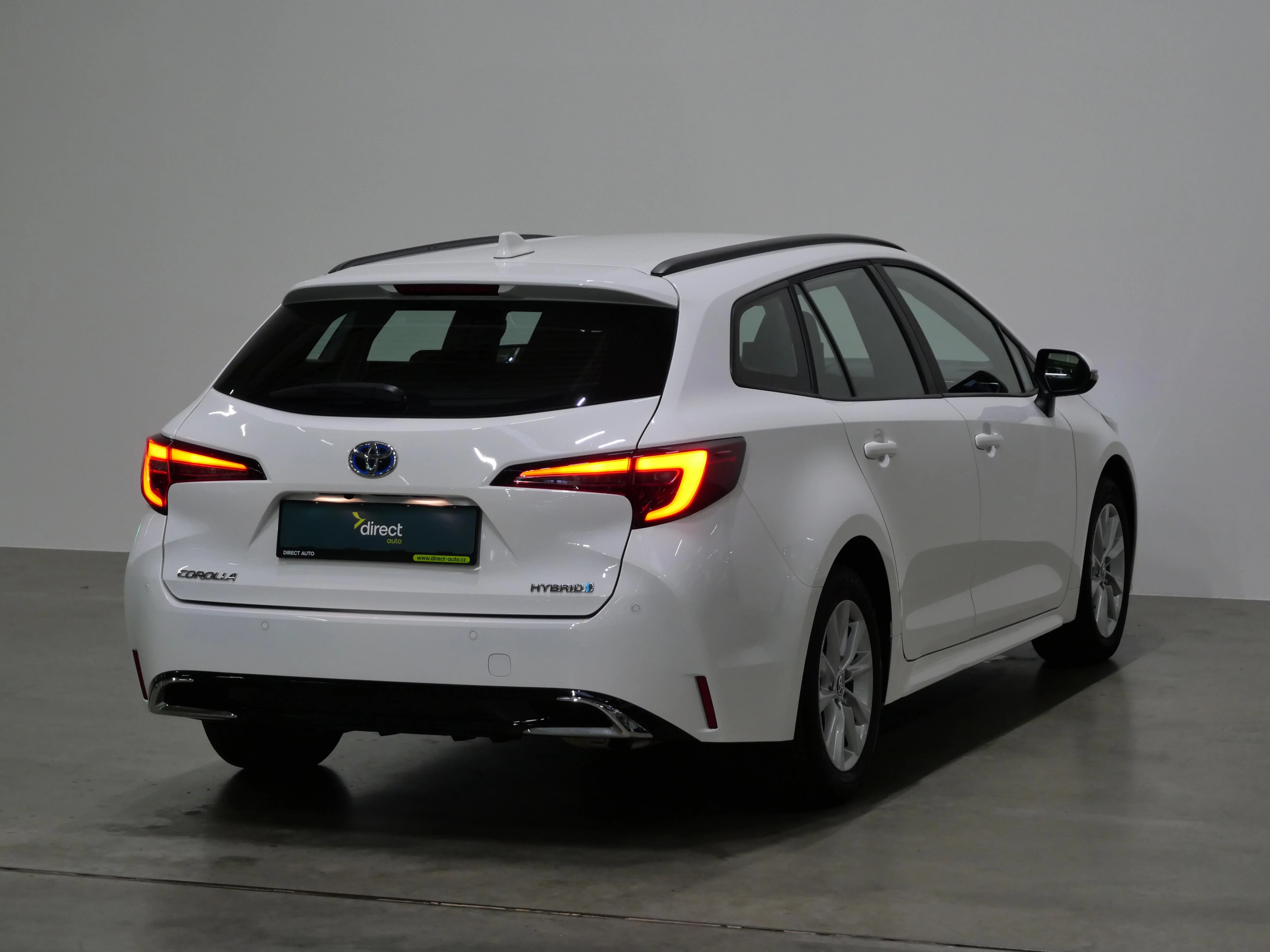 Toyota Corolla E- 1.8 CVT 72 kW, Česko — foto 2 z 6