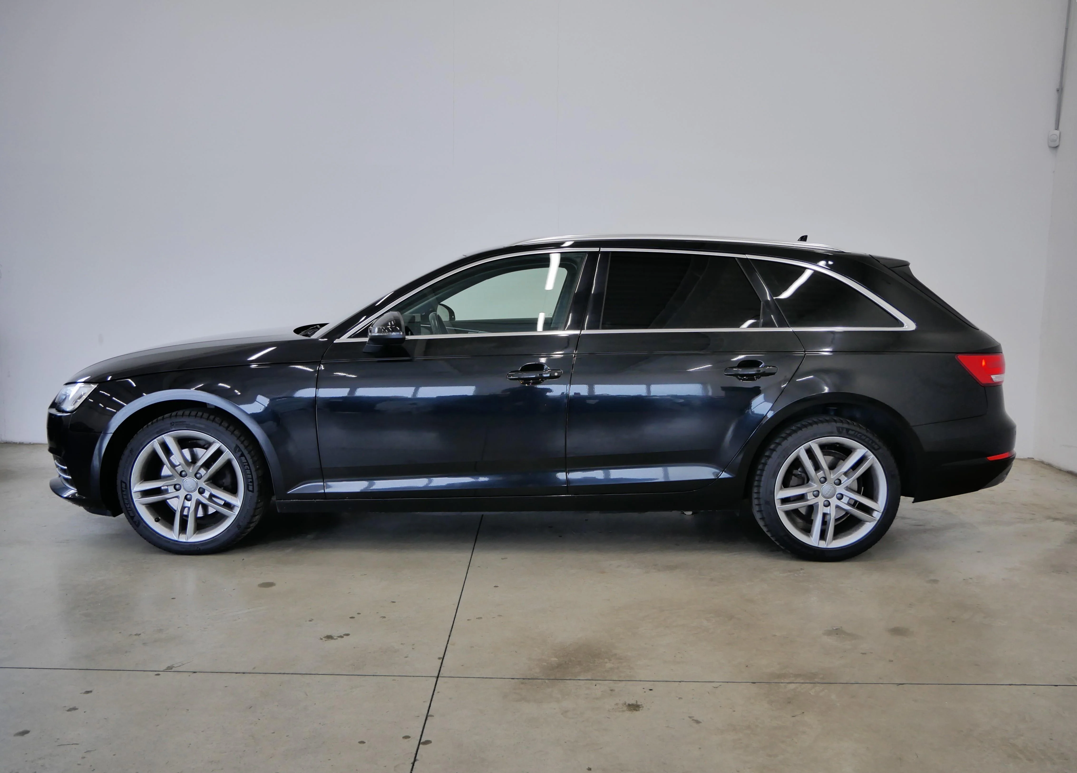 Audi a4 2.0 TDI 110 kW automatic, Česko — foto 3 z 6
