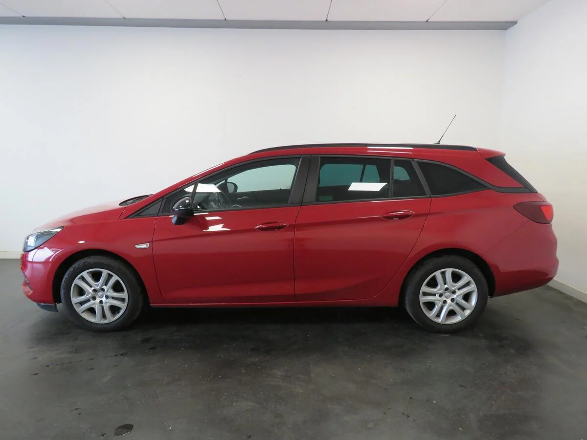 Opel Astra Turbo Sport 1.2 T 81 kW, Česko — foto 3 z 6