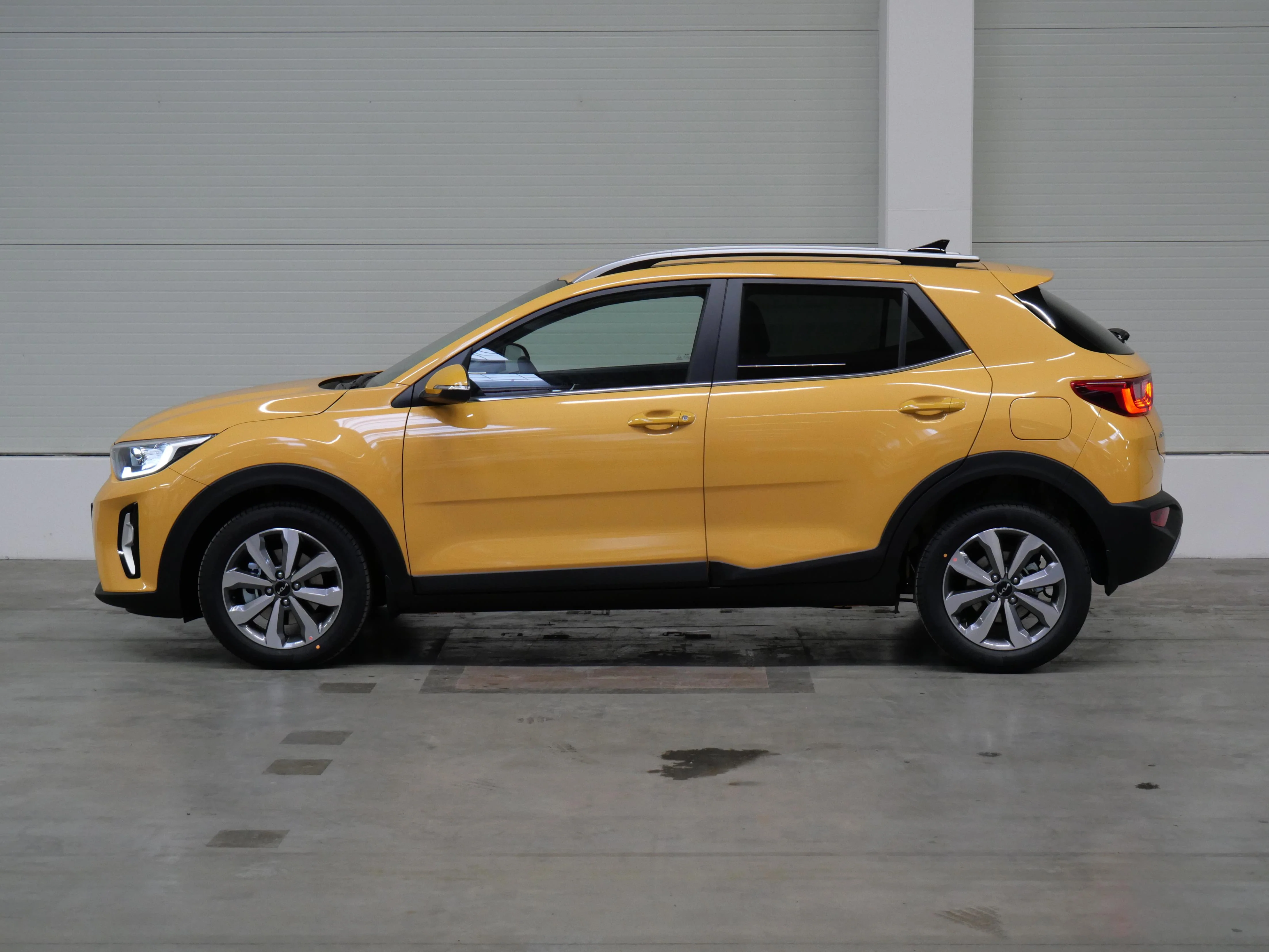 Kia Stonic 1.0 T-GDI 74 kW automatic, Česko — foto 3 z 6