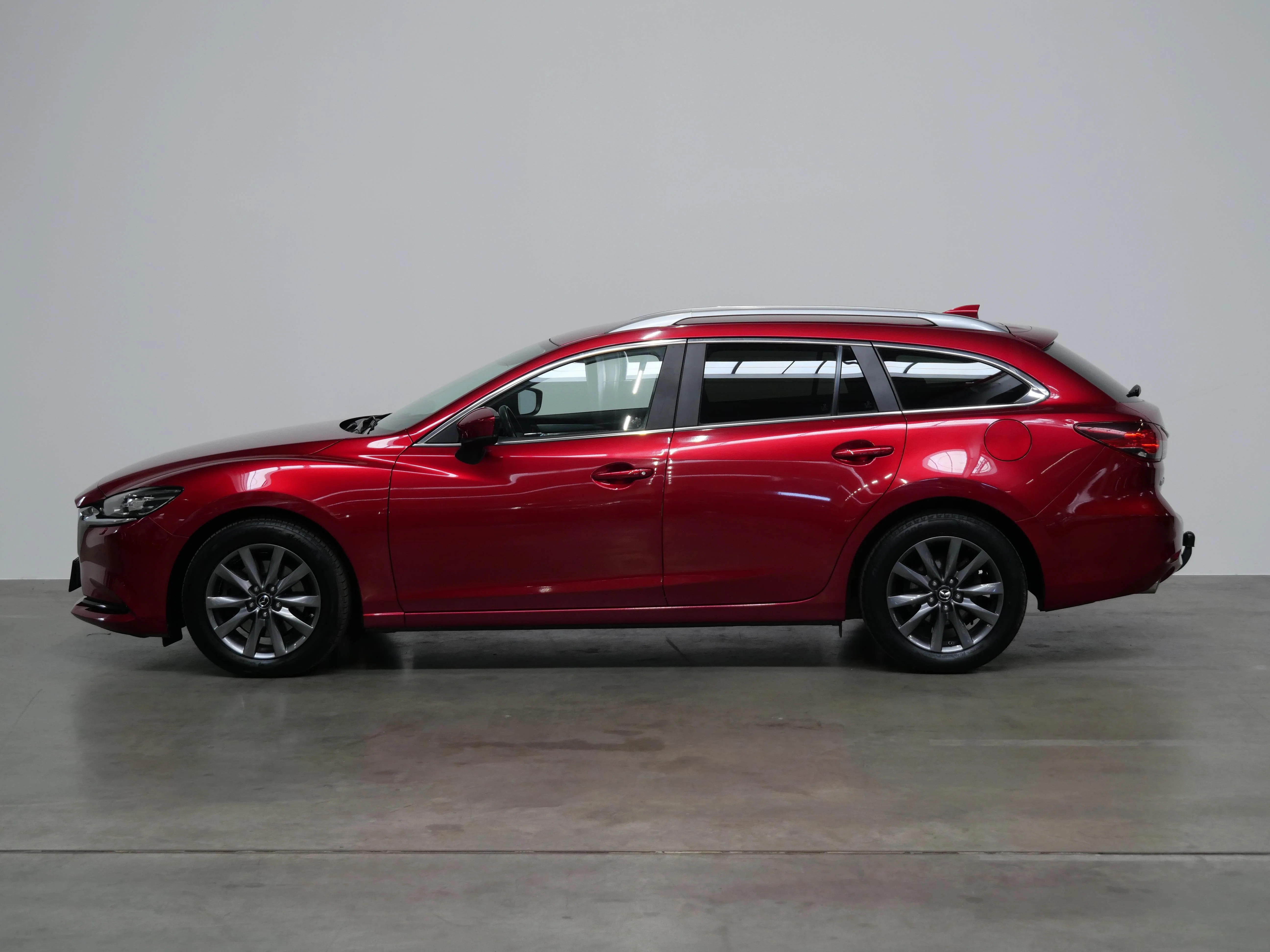 Mazda 6 2.2 D 110 kW, Česko — foto 3 z 6
