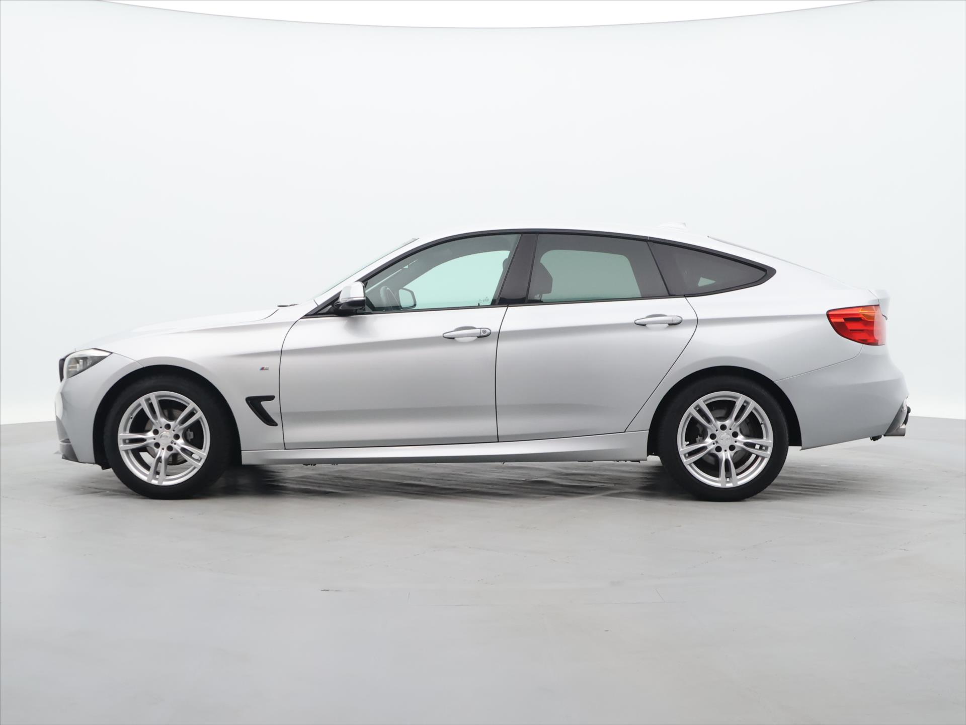 BMW Řada 3 2,0 100kW rok 2014, 187 915 km, Česko — foto 4 z 42