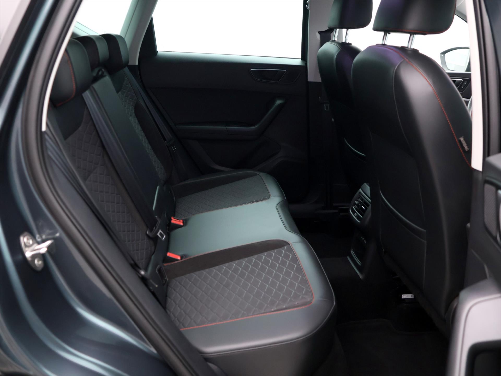 Seat Ateca 1,5 TSI 110kW automatic rok 2021, 54 883 km, Česko — foto 13 z 41