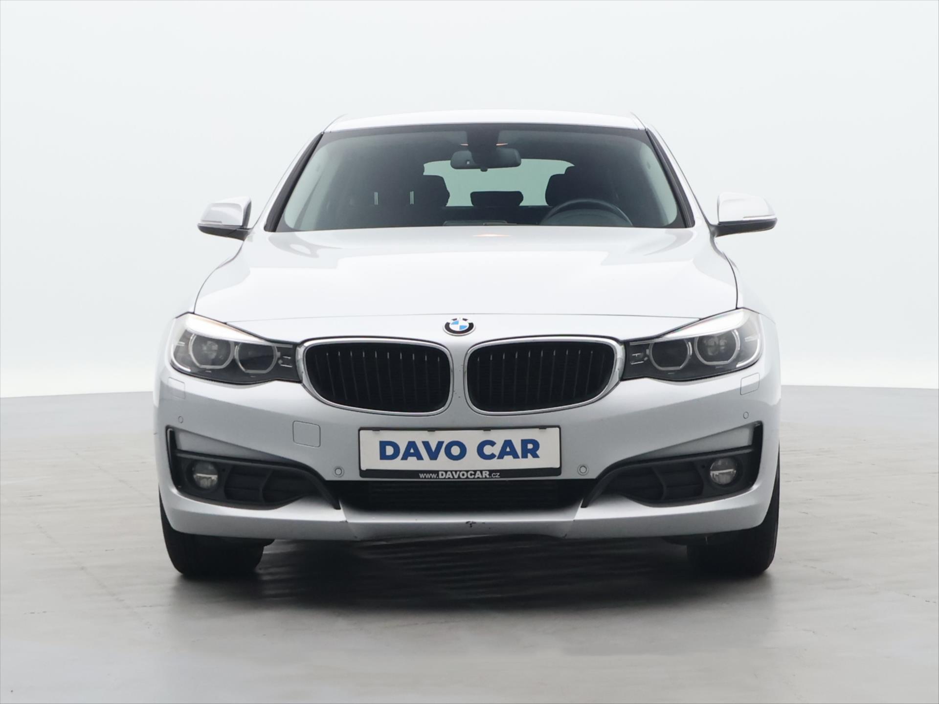 BMW Řada 3 xDrive 2,0 140kW rok 2017, 203 045 km, Česko — foto 2 z 45