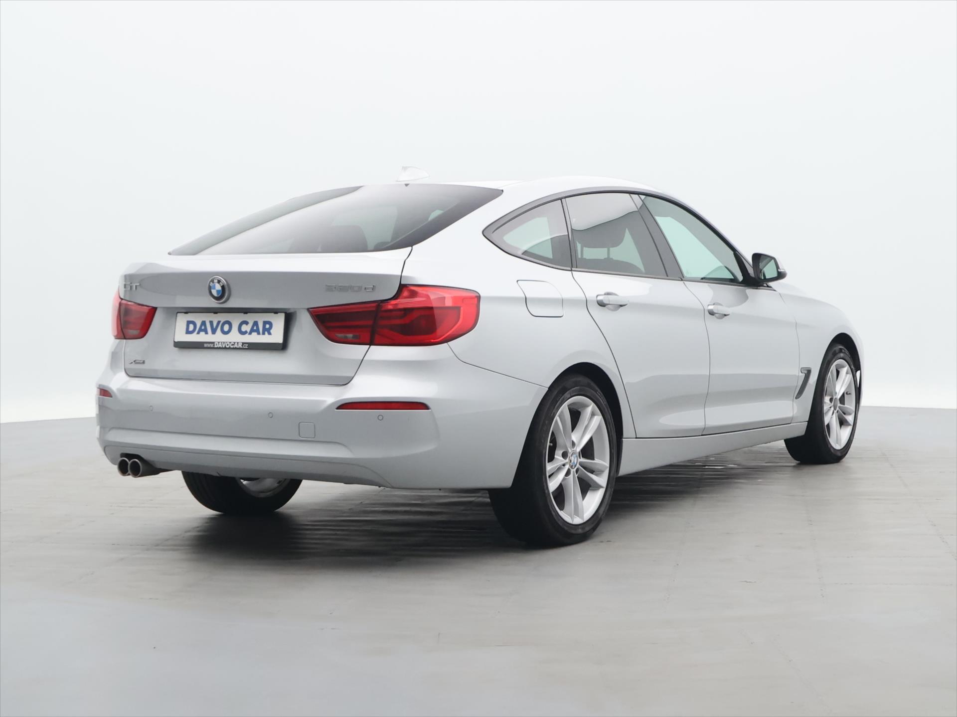 BMW Řada 3 xDrive 2,0 140kW rok 2017, 203 045 km, Česko — foto 7 z 45