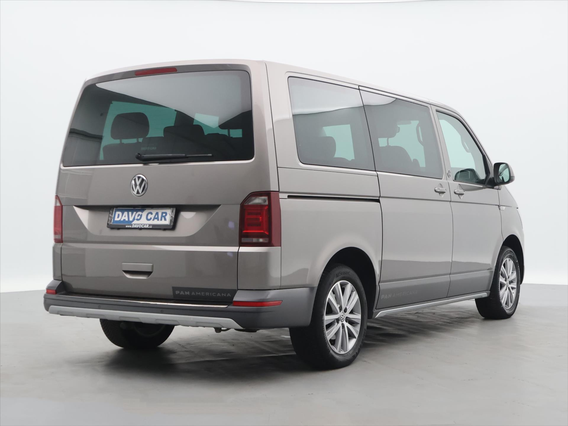 Volkswagen Multivan 4x4 2.0 TDI DSG 150 kW rok 2017, 147 550 km, Česko — foto 7 z 43