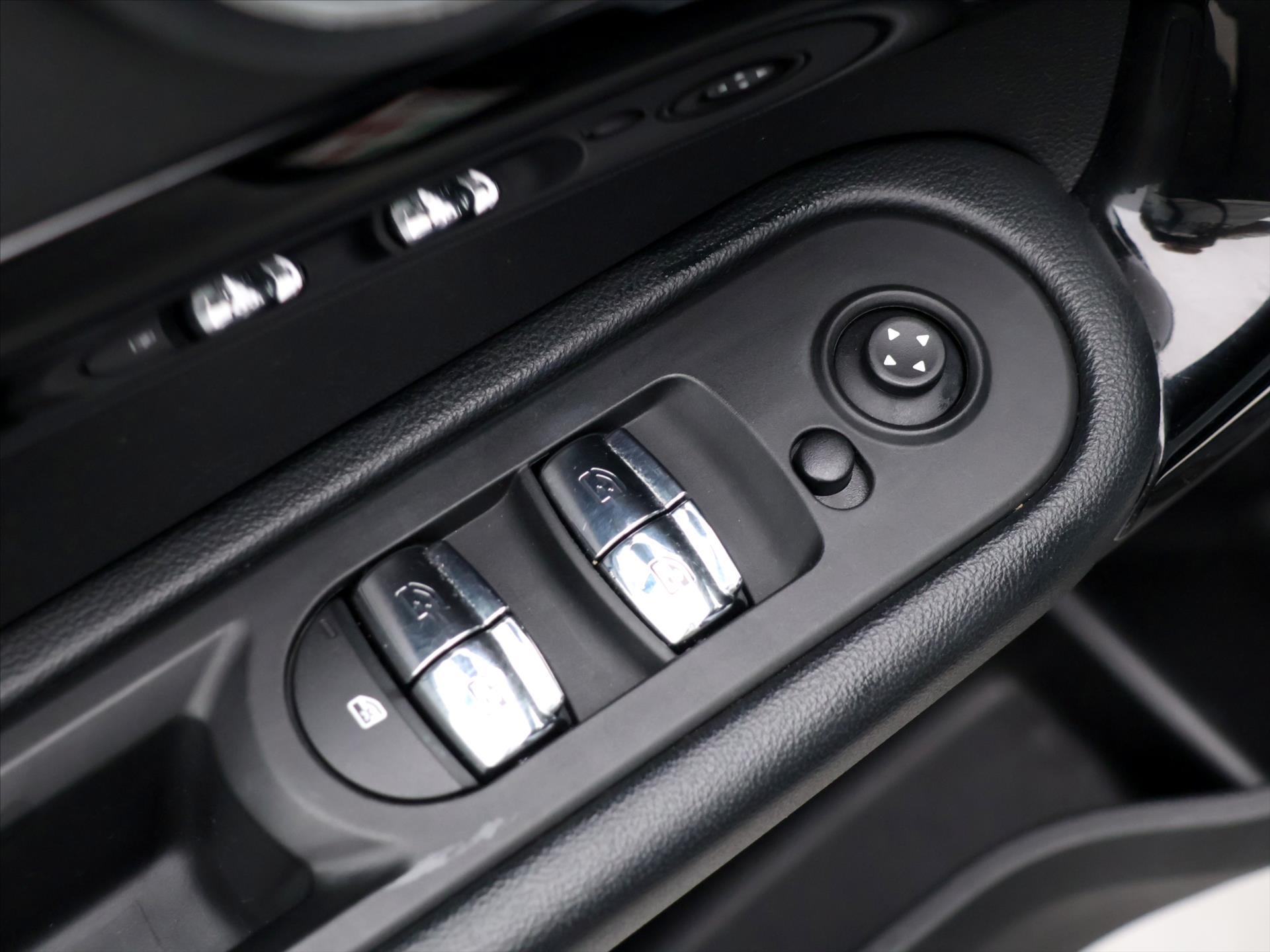 MINI Countryman Sd ALL4 2,0 140kW rok 2018, 102 909 km, Česko — foto 16 z 43