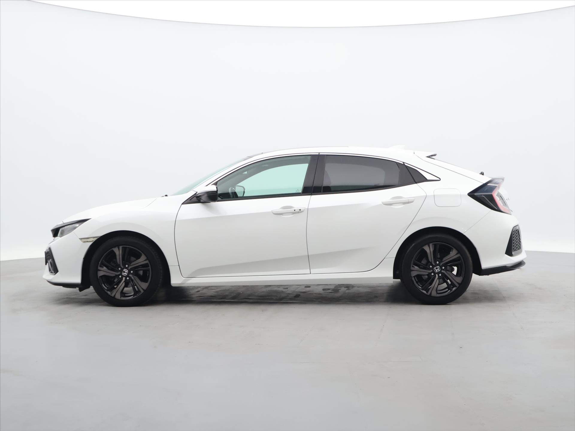 Honda Civic Vtec 1,0 93kW rok 2019, 123 631 km, Česko — foto 4 z 35