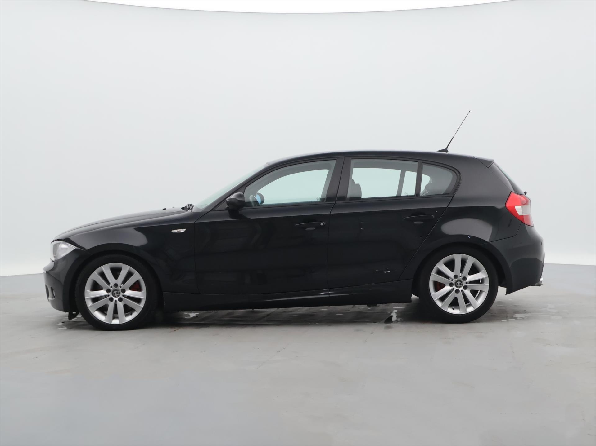 BMW Řada 1 3,0 209kW rok 2006, 152 063 km, Česko — foto 4 z 33
